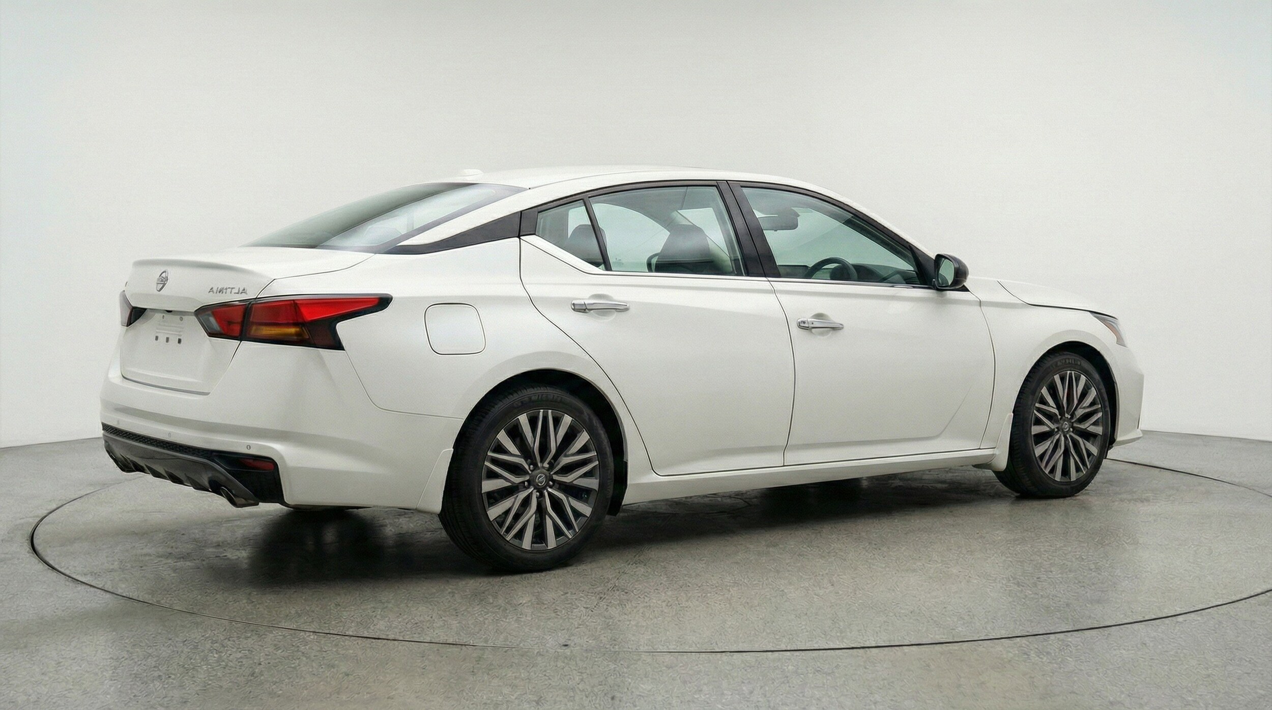 Thumbnail: 2025 Nissan Altima - 9