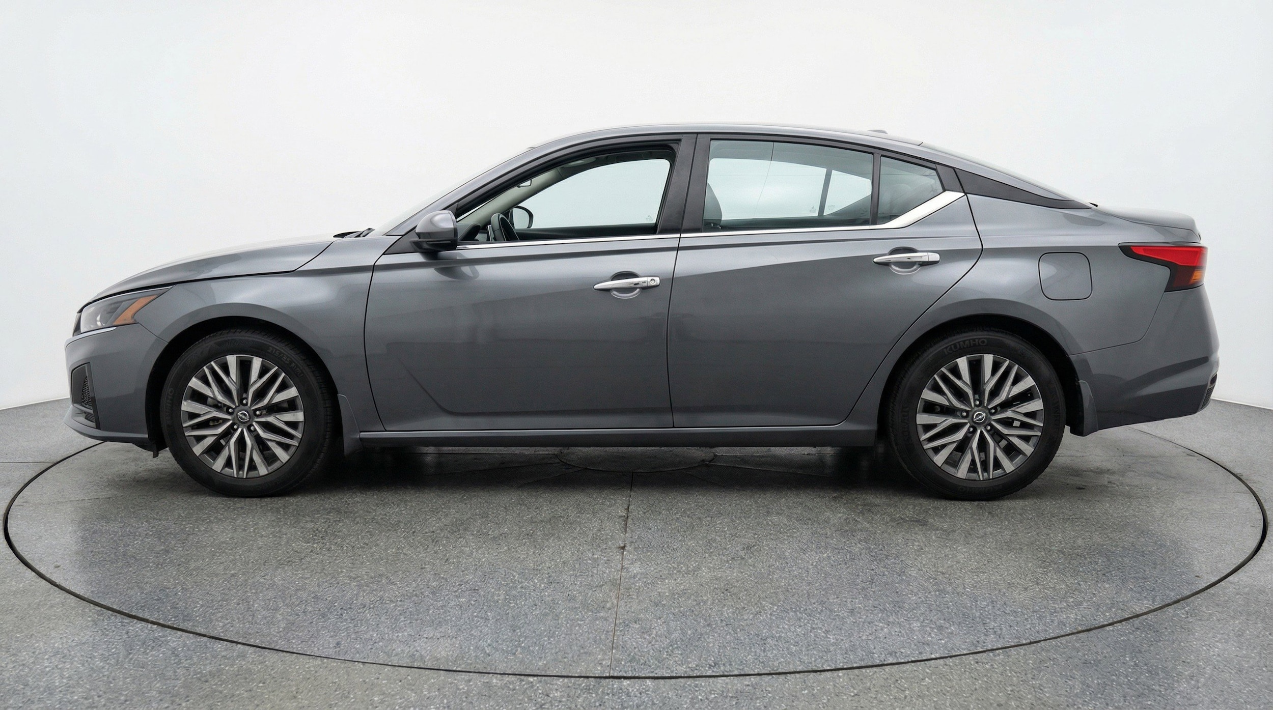 Thumbnail: 2025 Nissan Altima - 5