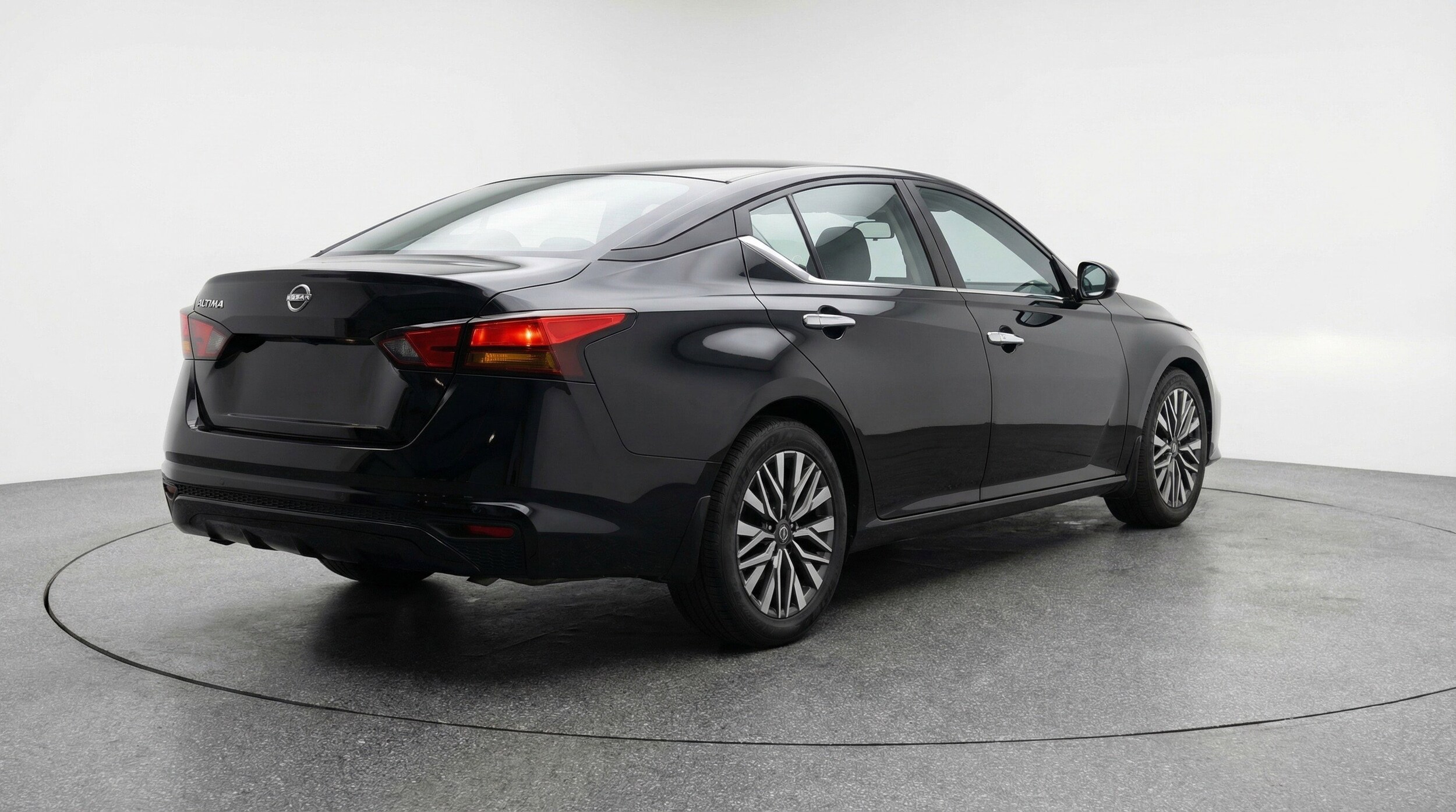 Thumbnail: 2025 Nissan Altima - 9