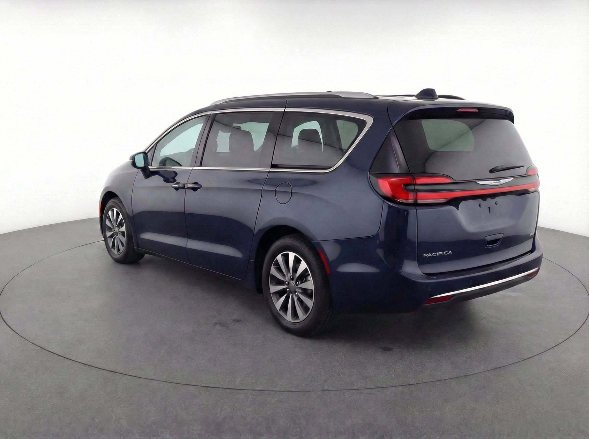 Thumbnail: 2023 Chrysler Pacifica - 6