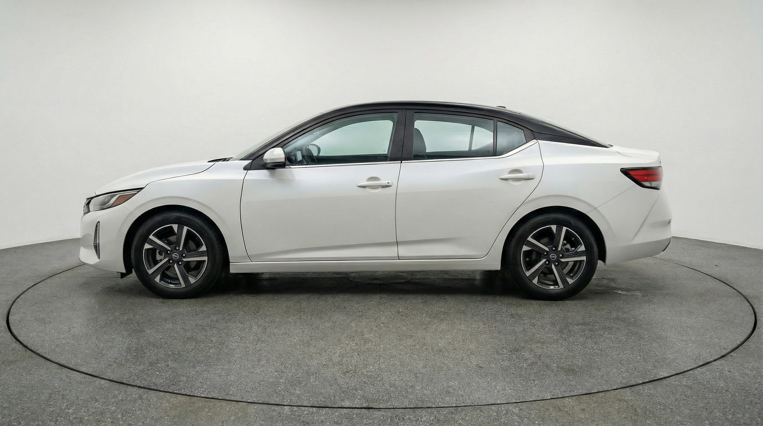 Thumbnail: 2025 Nissan Sentra - 5