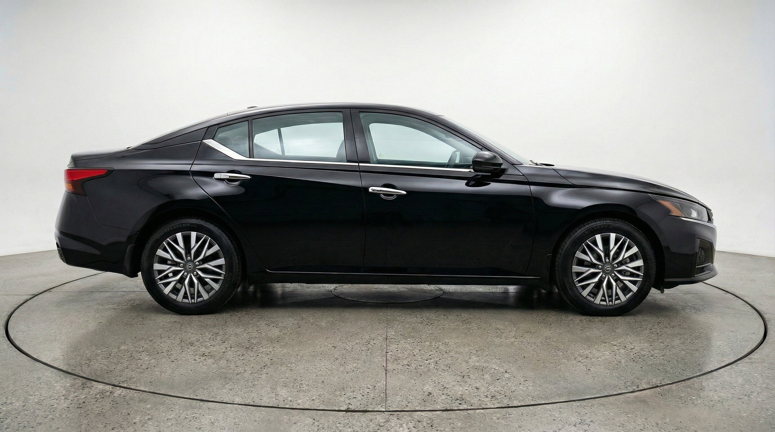 Thumbnail: 2025 Nissan Altima - 11