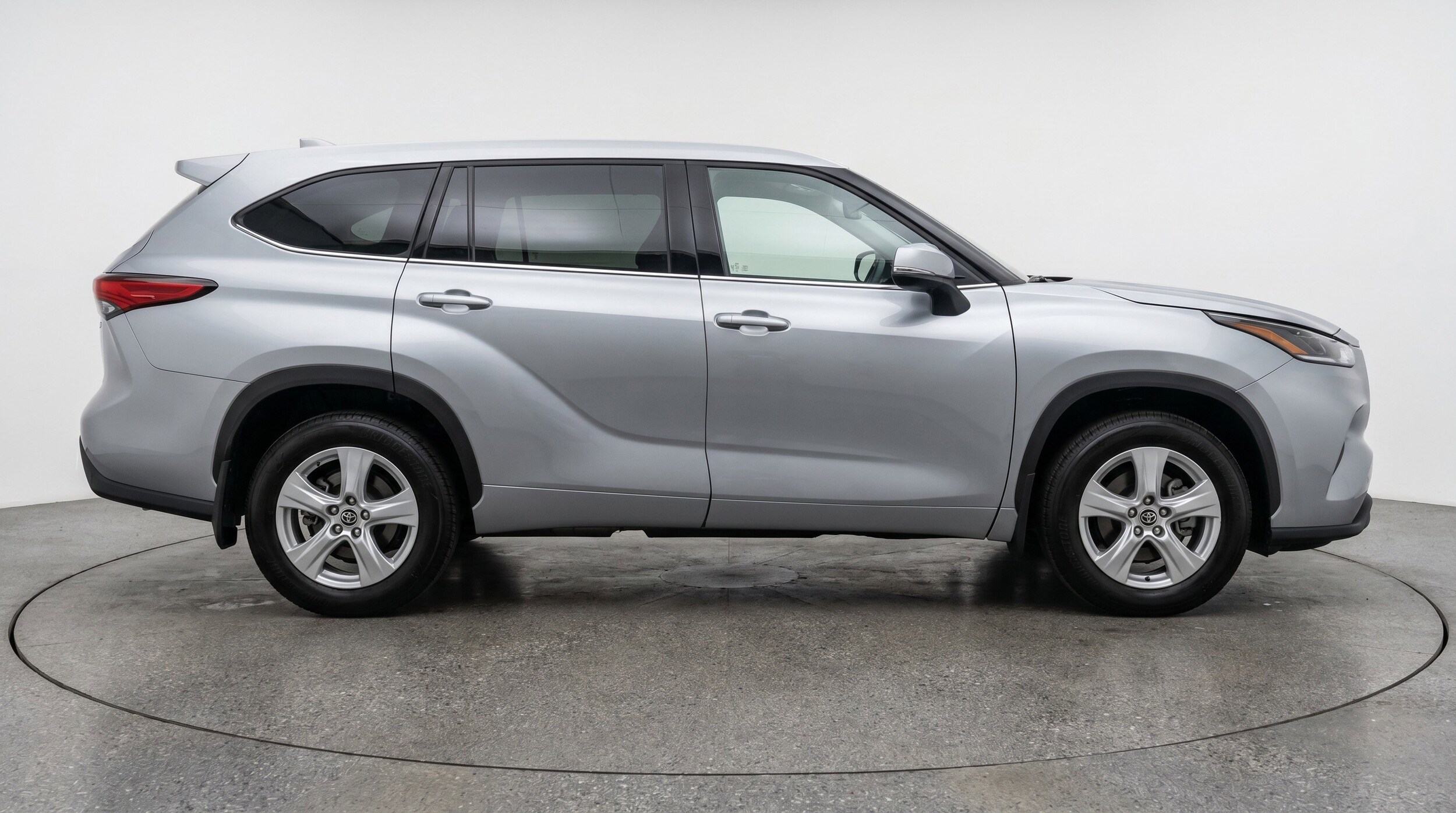 Thumbnail: 2025 Toyota Highlander - 11