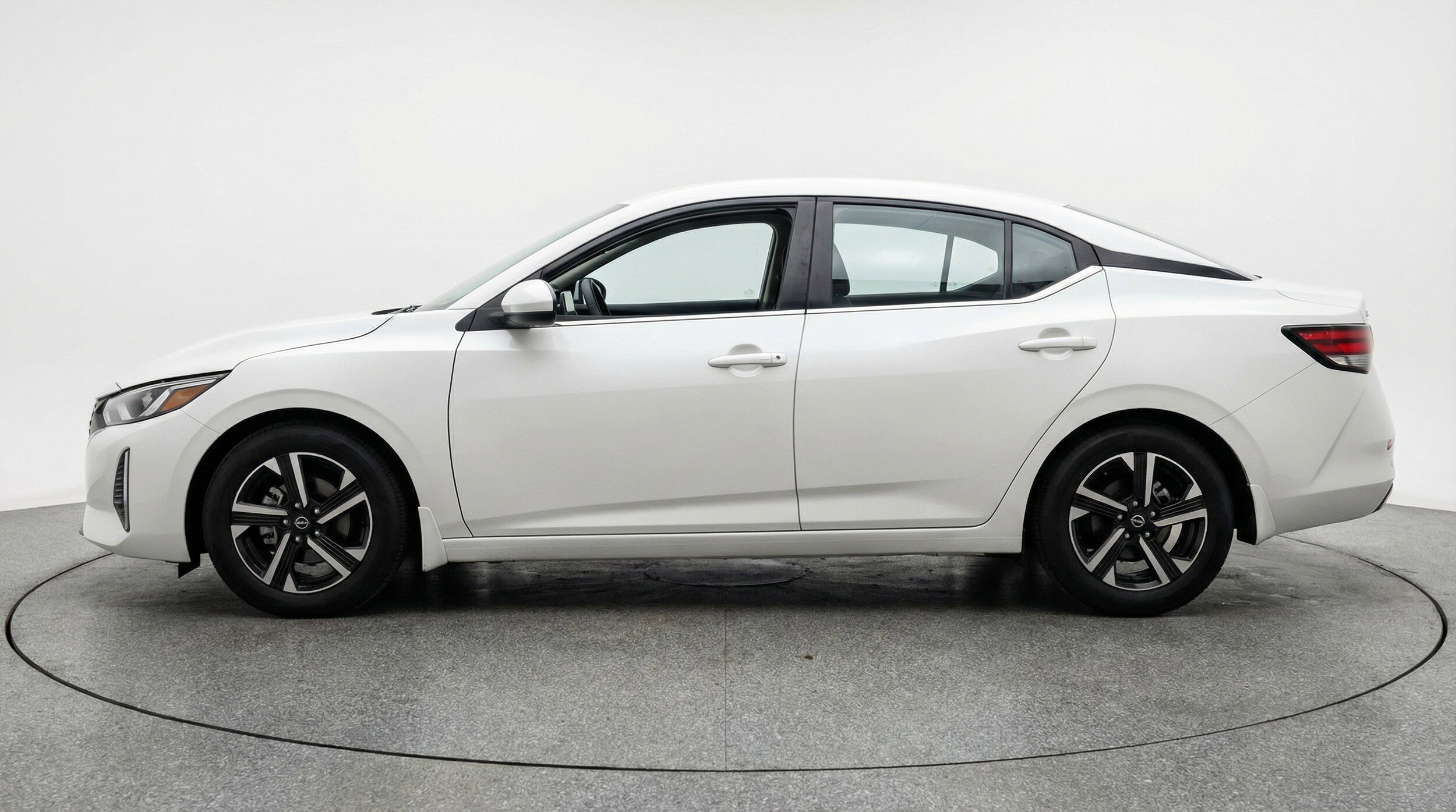 Thumbnail: 2025 Nissan Sentra - 5