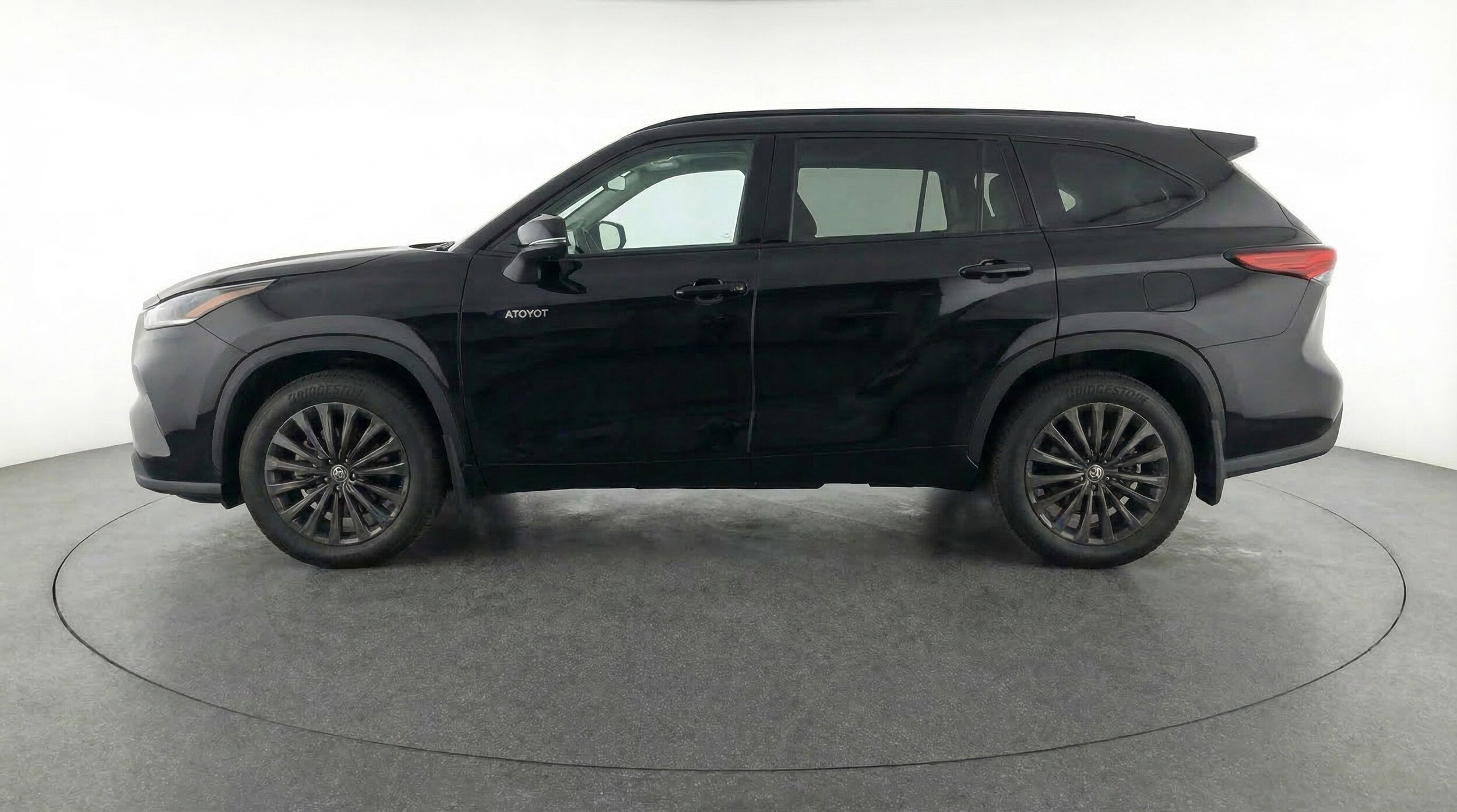 Thumbnail: 2025 Toyota Highlander - 5