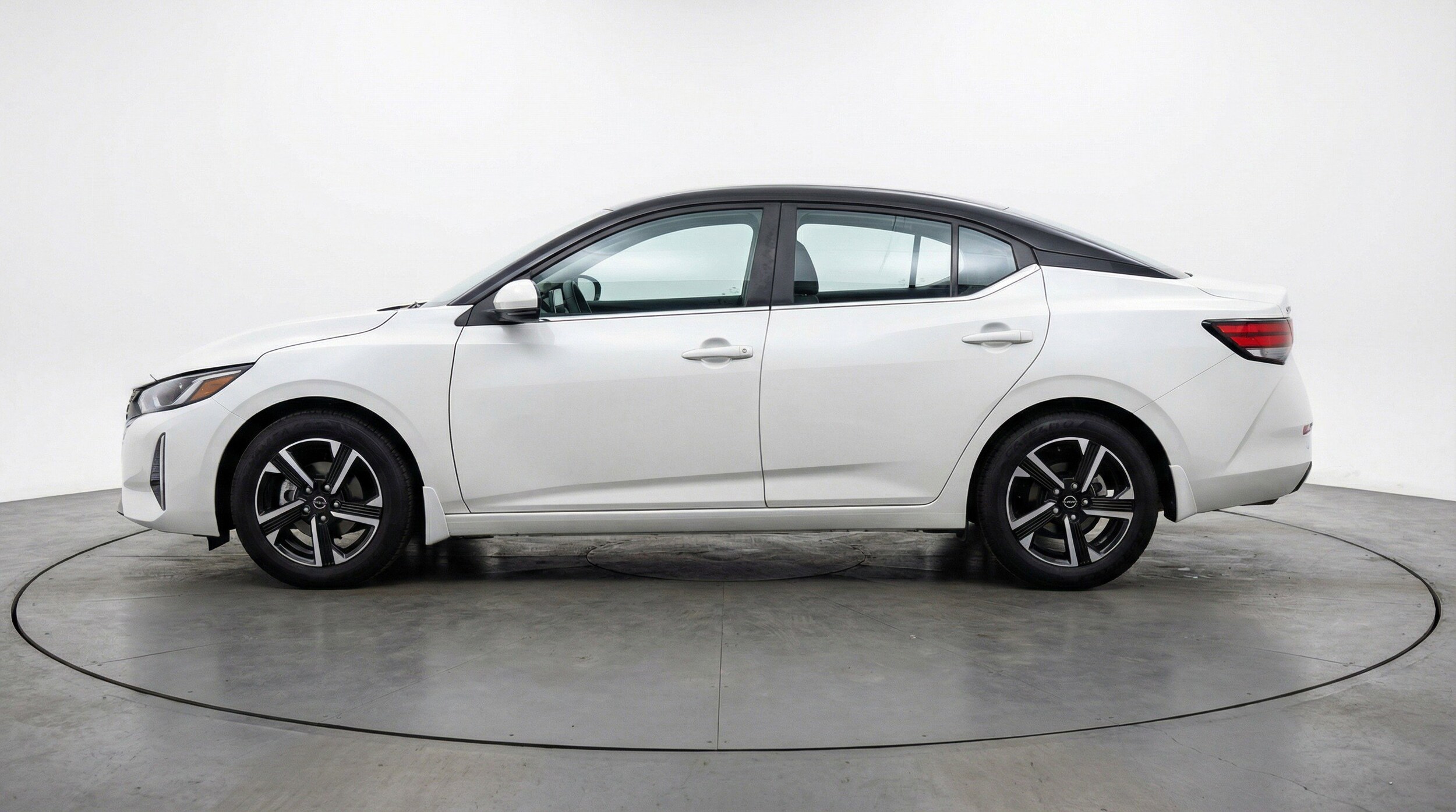 Thumbnail: 2025 Nissan Sentra - 5
