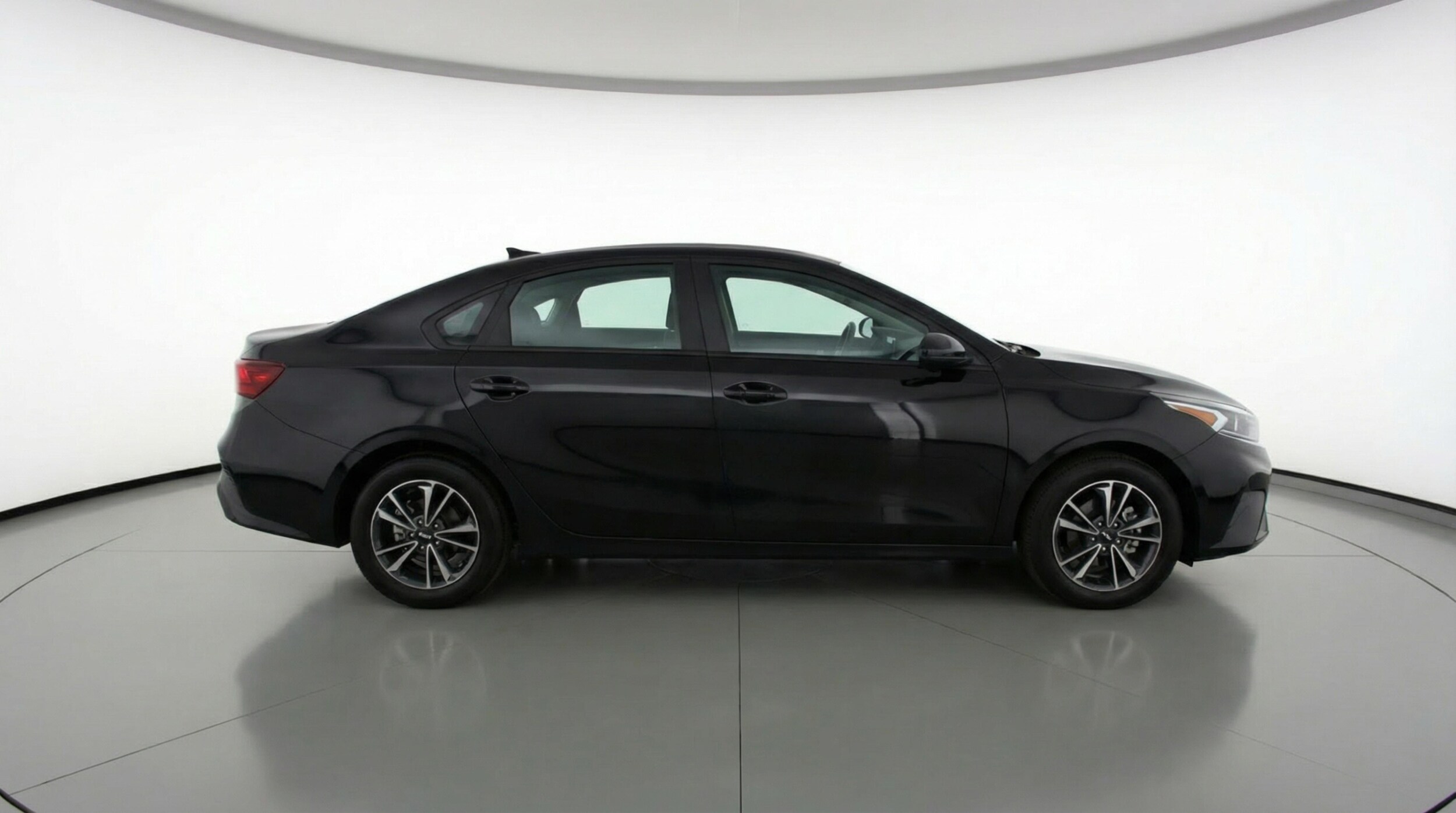 Thumbnail: 2024 Kia Forte - 8