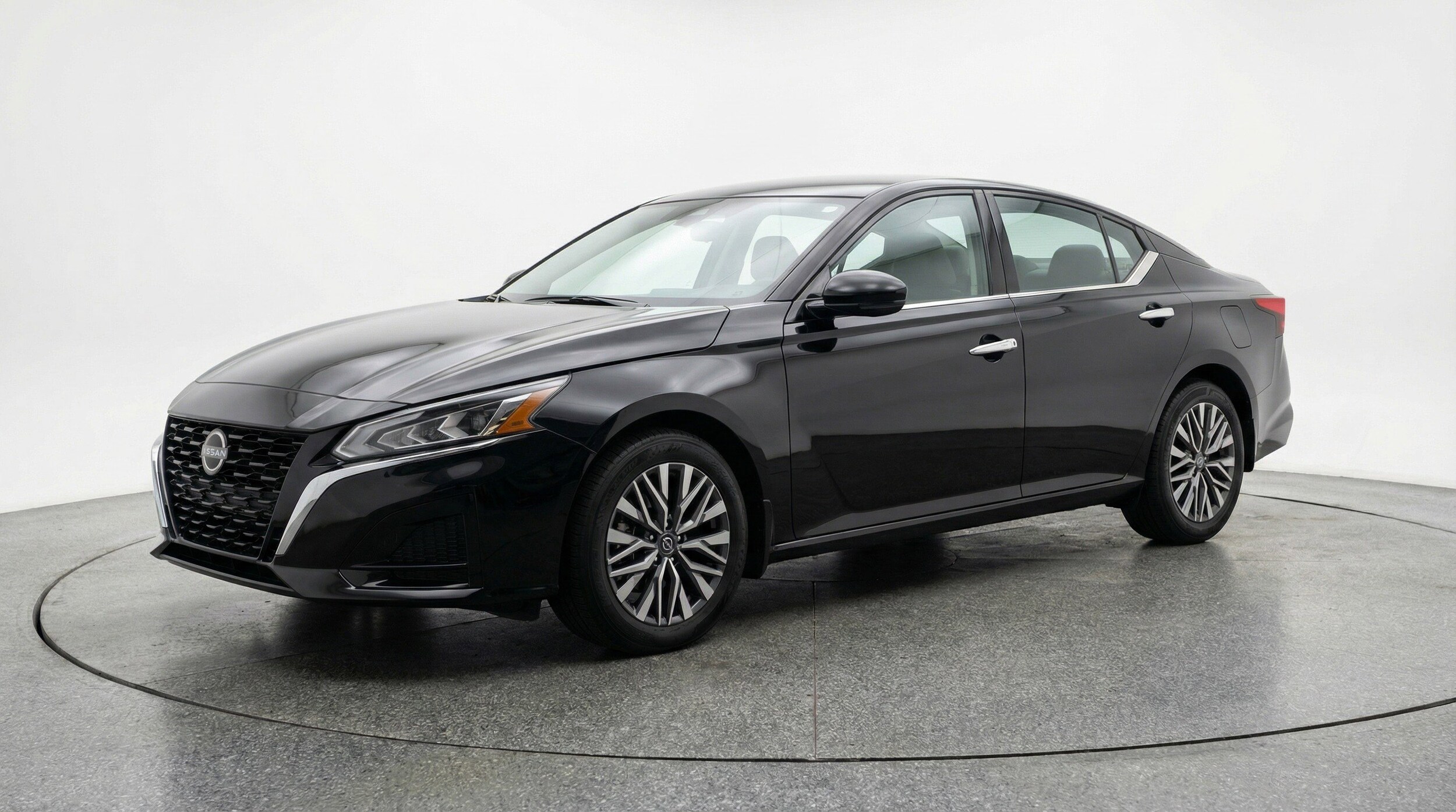 Thumbnail: 2025 Nissan Altima - 3