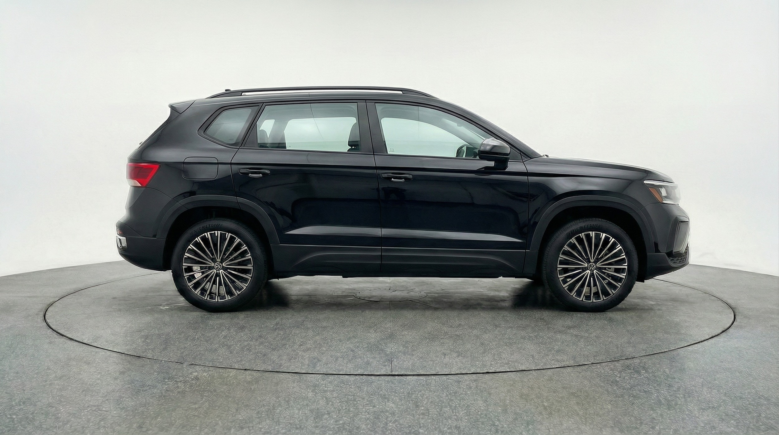 Thumbnail: 2025 Volkswagen Taos - 8