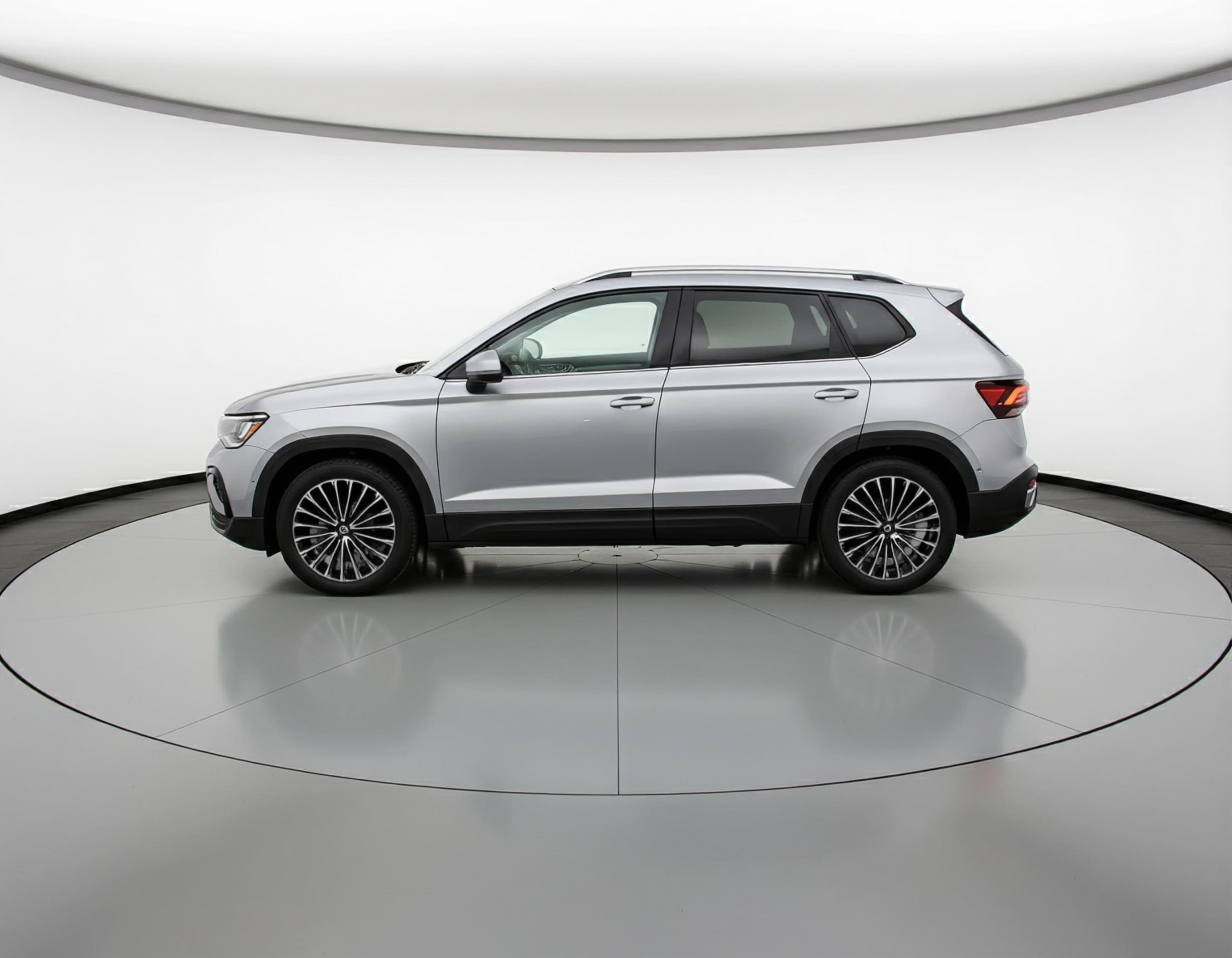 Thumbnail: 2025 Volkswagen Taos - 4