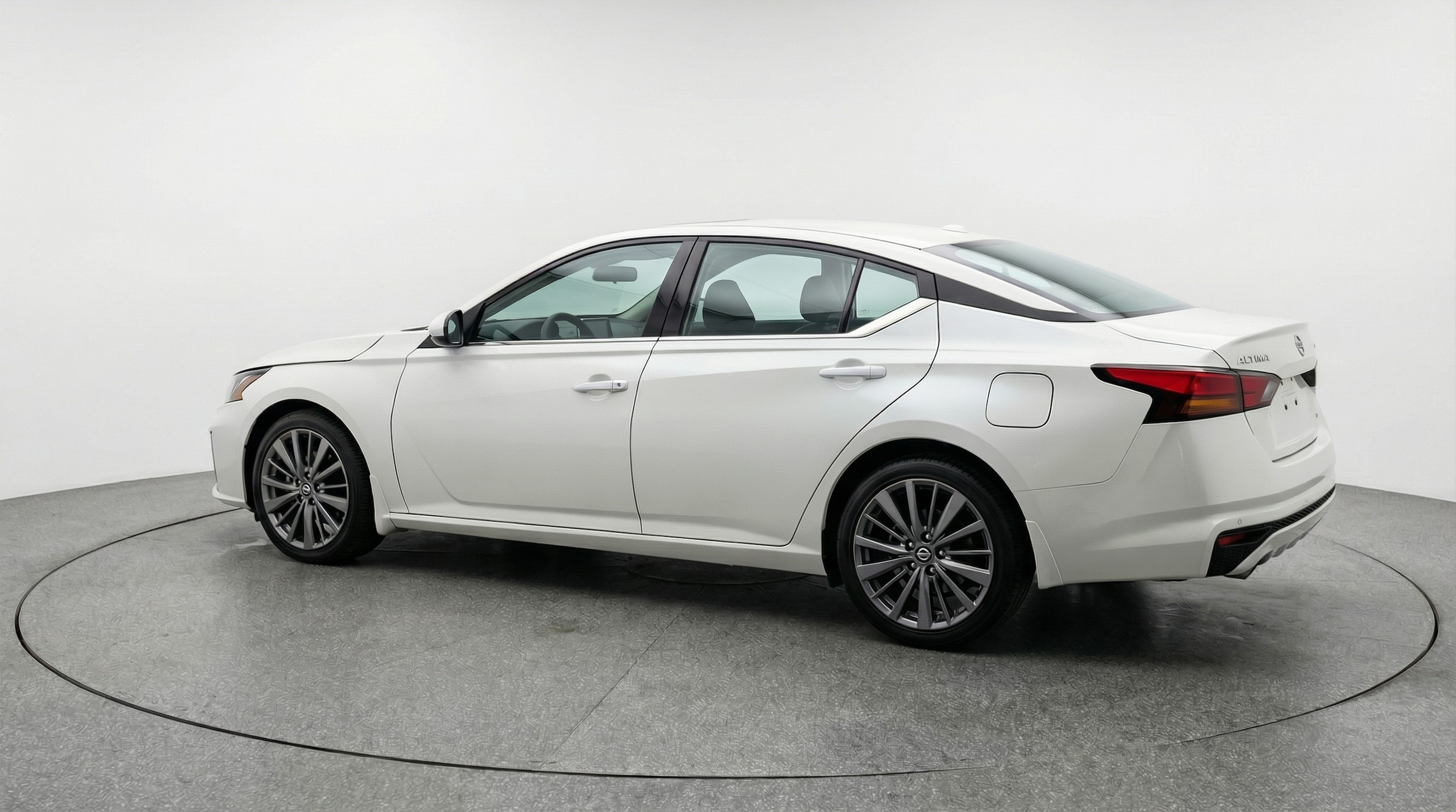 Thumbnail: 2025 Nissan Altima - 5