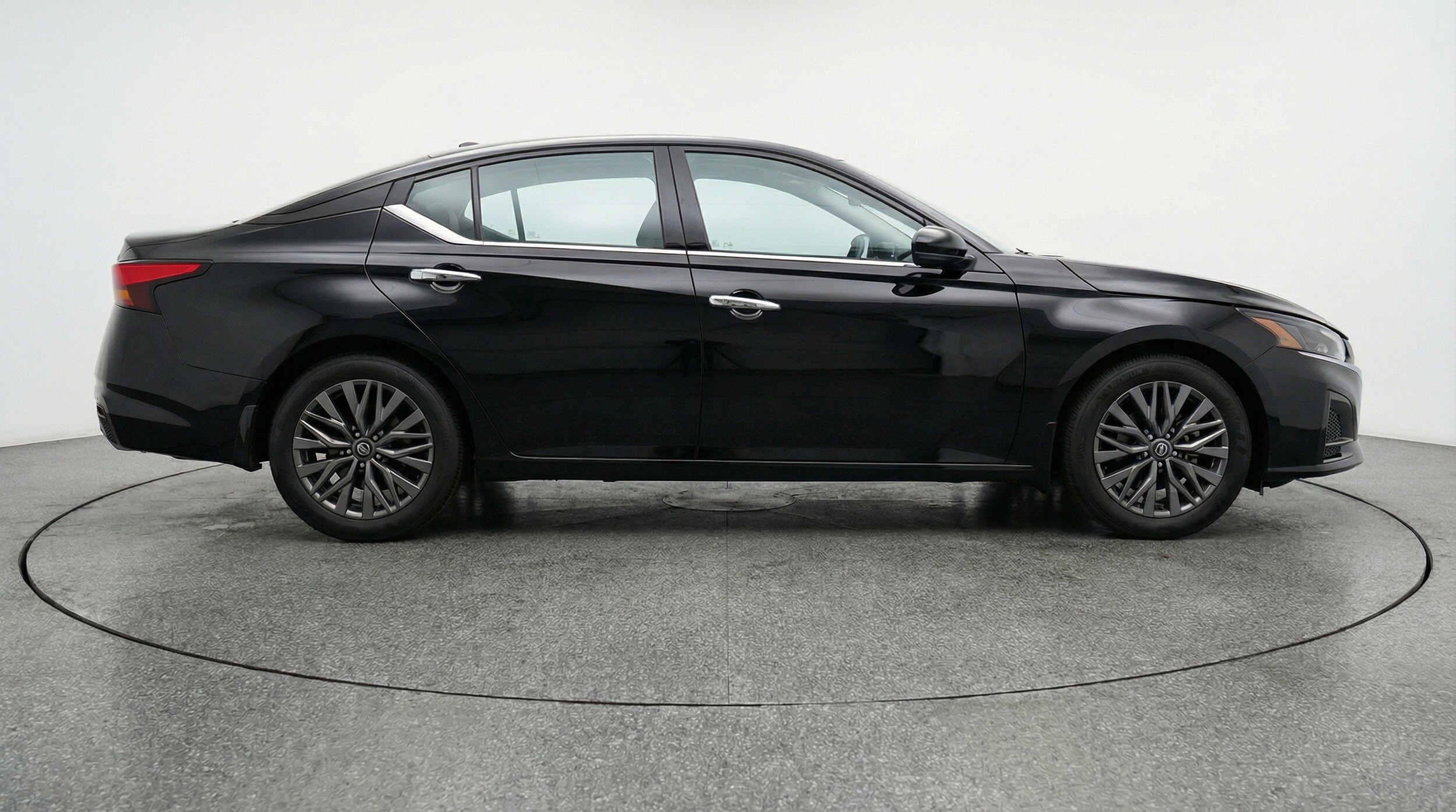 Thumbnail: 2025 Nissan Altima - 11