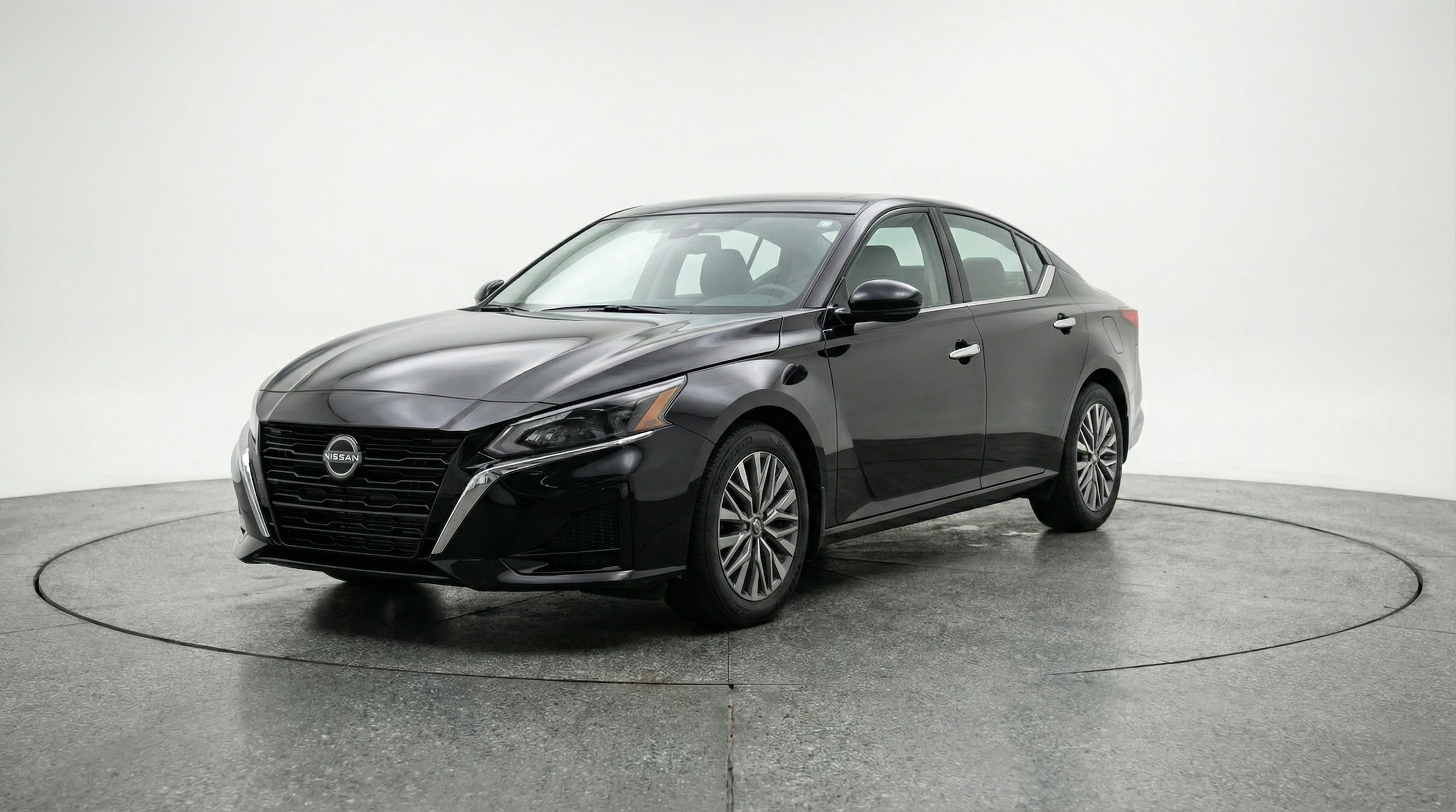 Thumbnail: 2025 Nissan Altima - 3