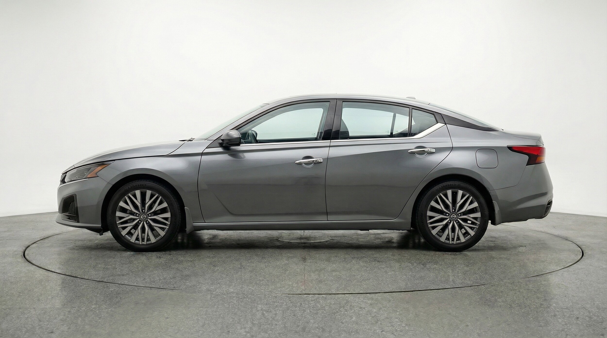 Thumbnail: 2025 Nissan Altima - 5