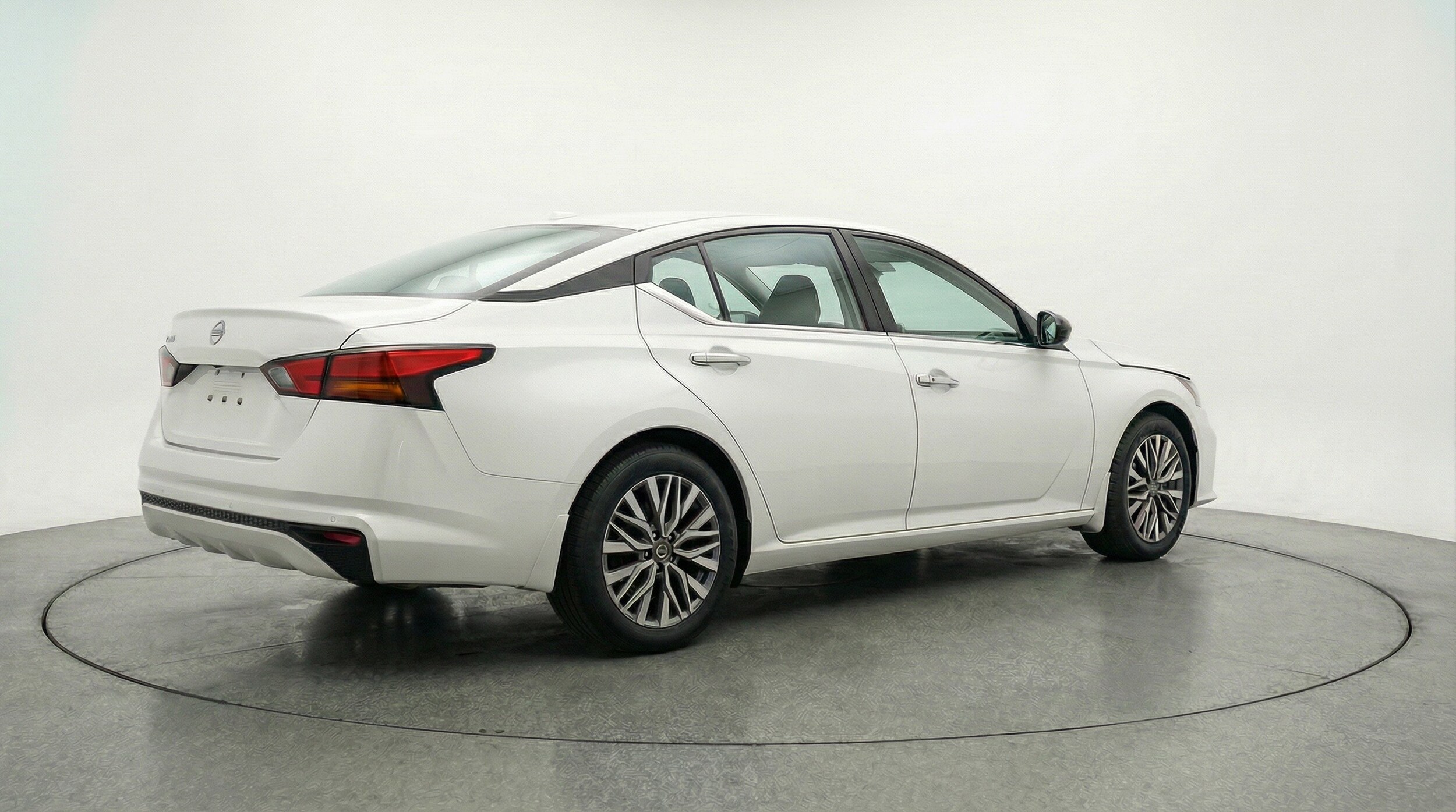 Thumbnail: 2025 Nissan Altima - 9