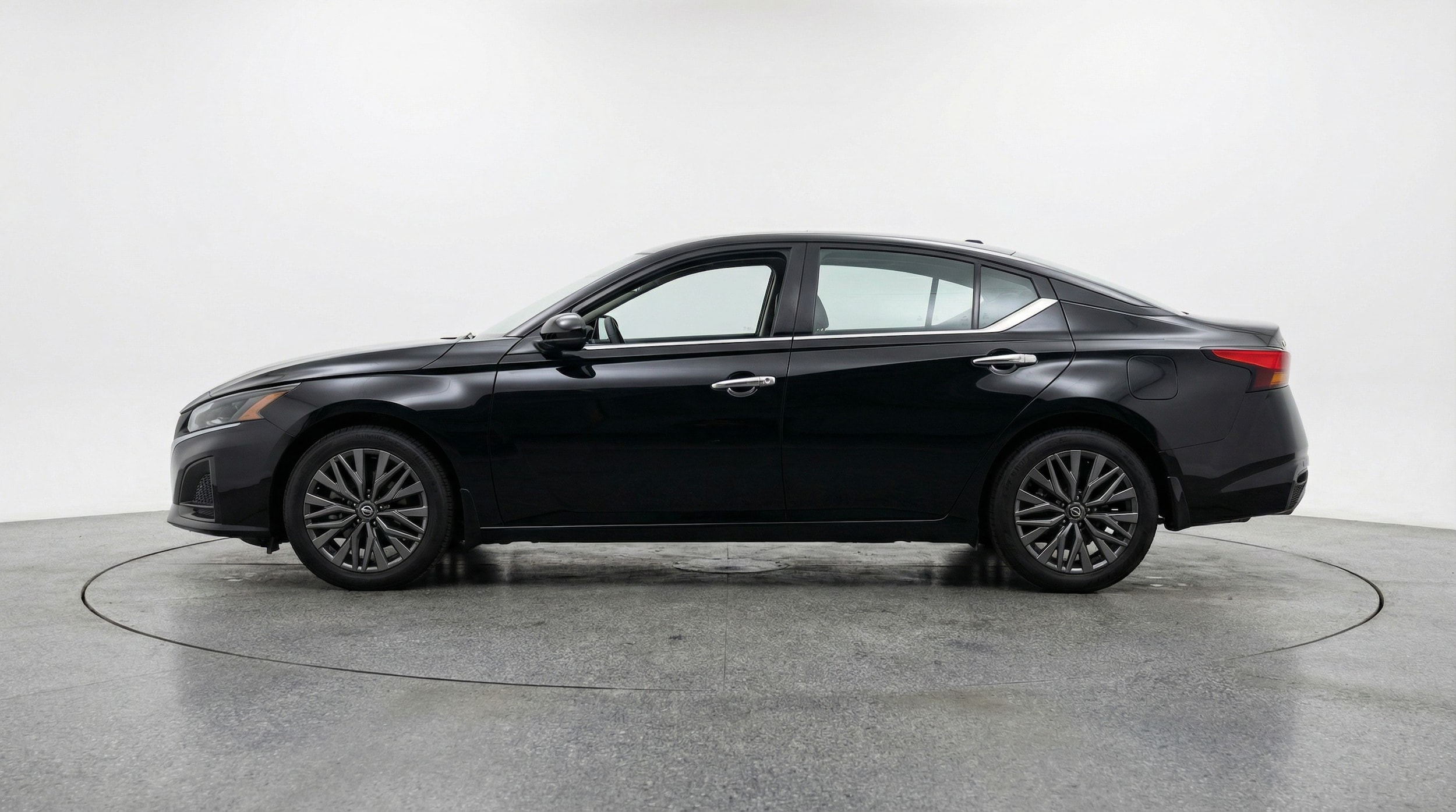 Thumbnail: 2025 Nissan Altima - 4