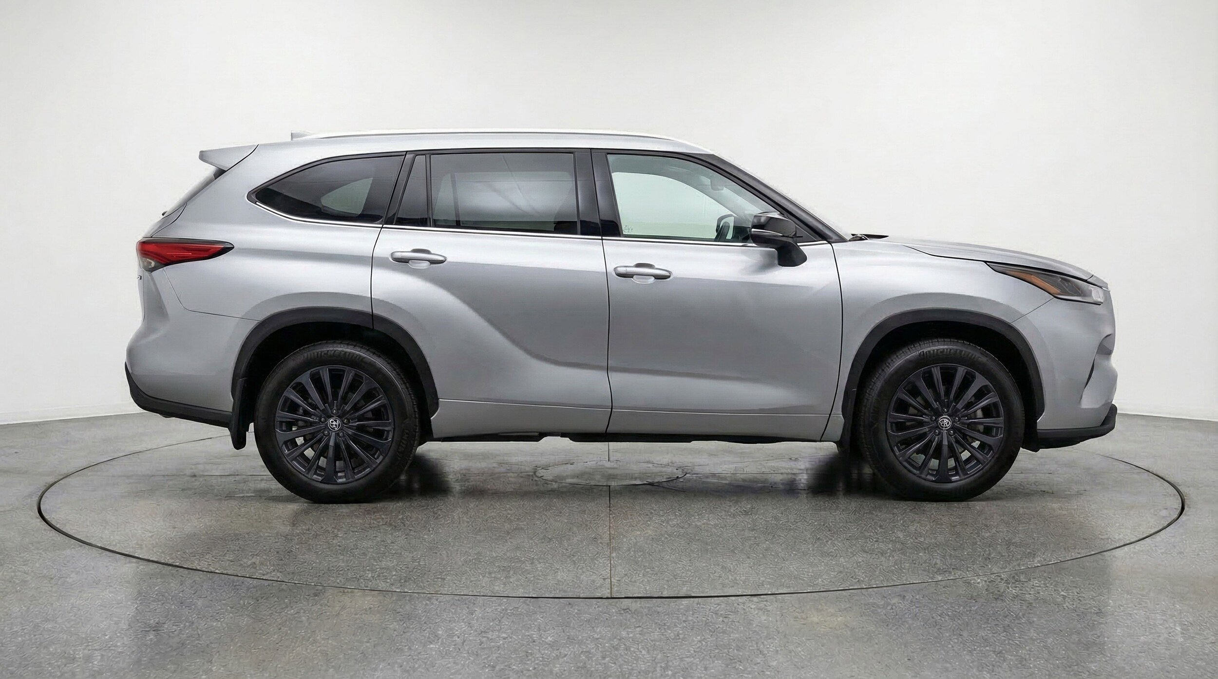 Thumbnail: 2025 Toyota Highlander - 11