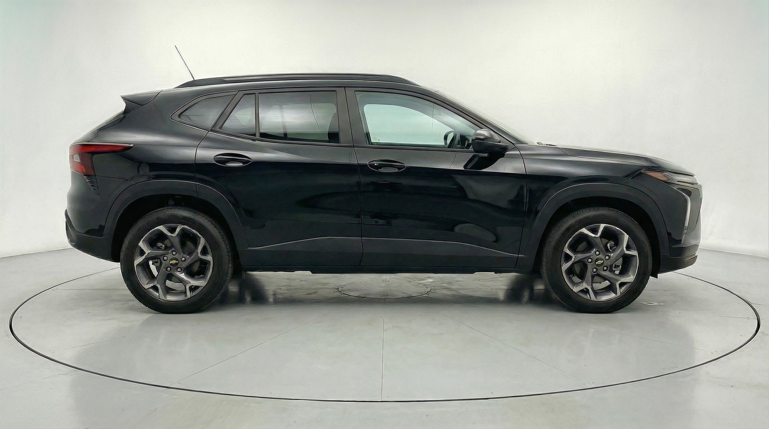 Thumbnail: 2025 Chevrolet Trax - 8