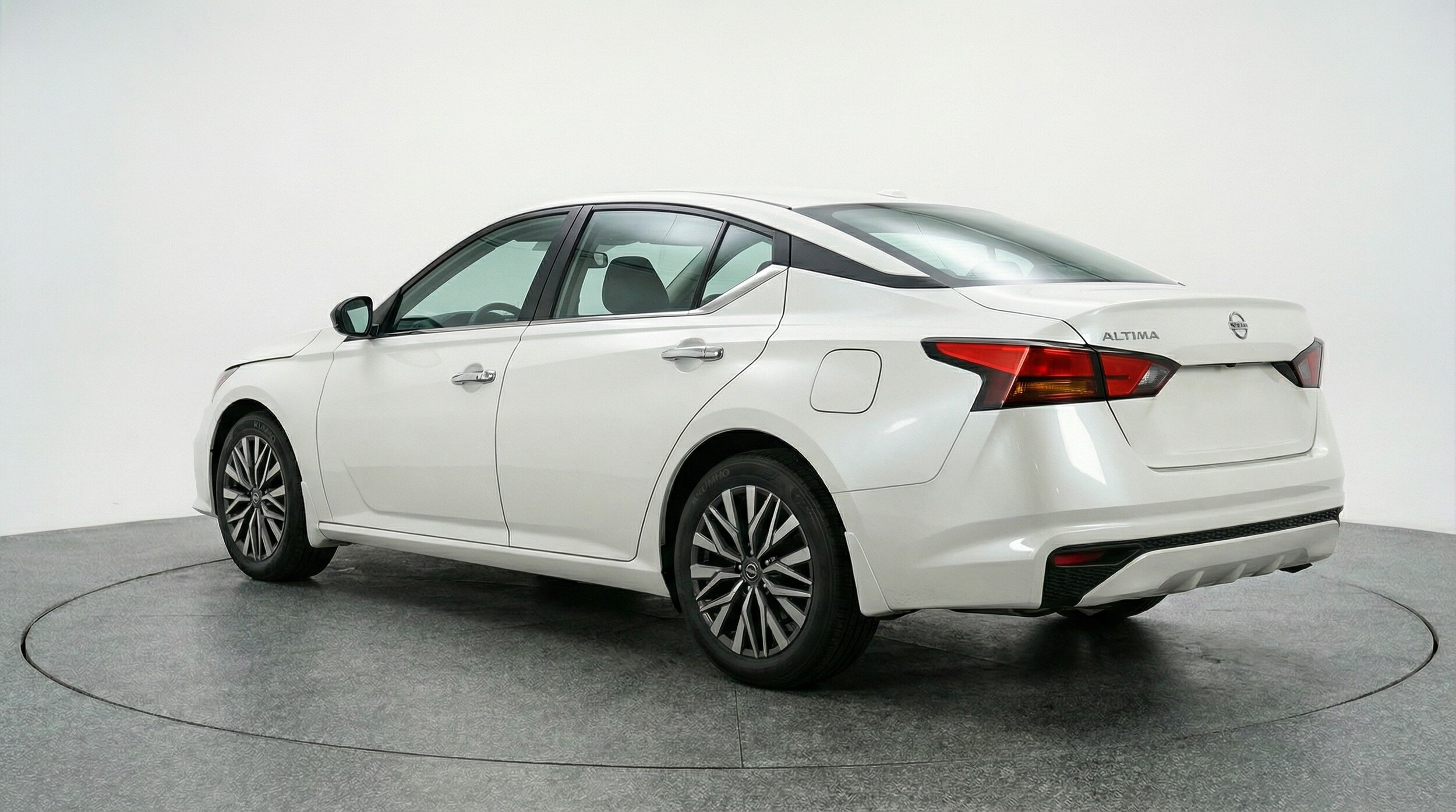 Thumbnail: 2025 Nissan Altima - 5