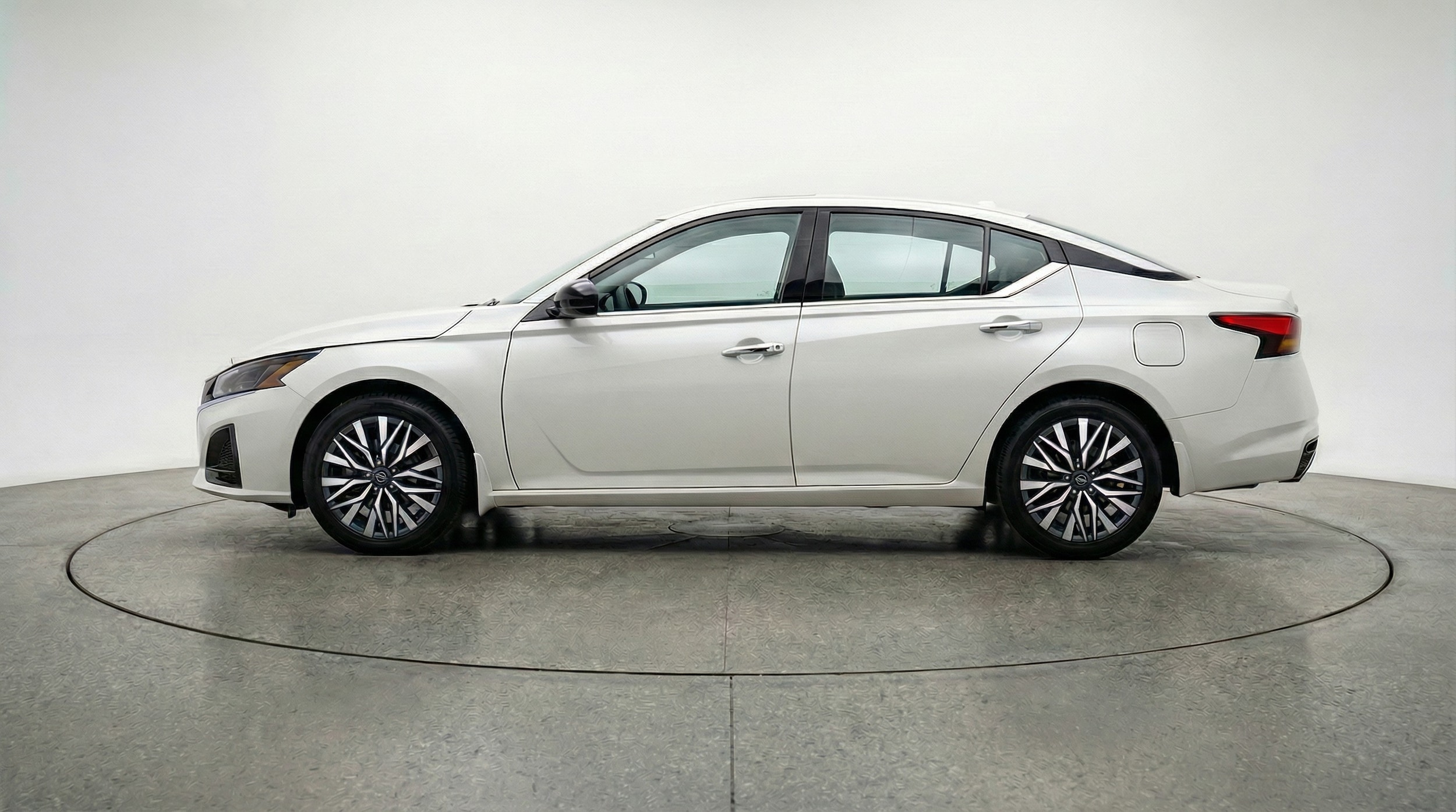 Thumbnail: 2025 Nissan Altima - 4