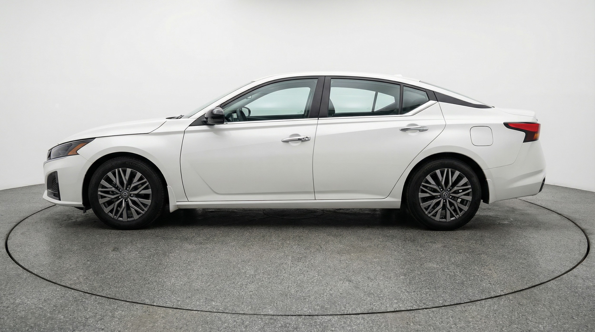 Thumbnail: 2025 Nissan Altima - 4