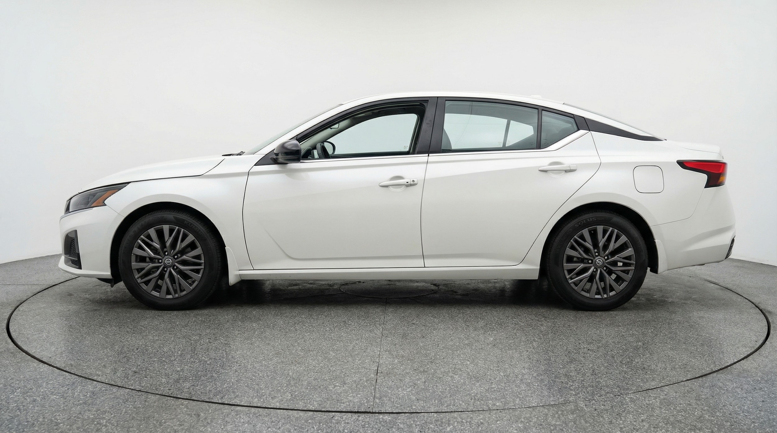 Thumbnail: 2025 Nissan Altima - 4