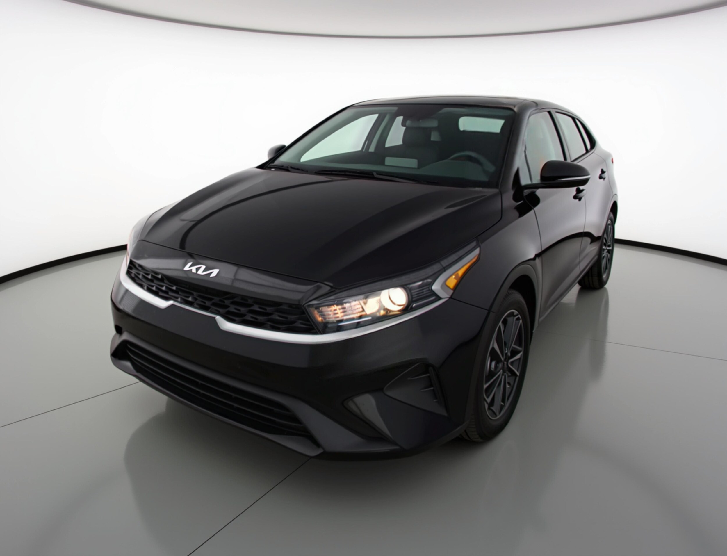 Thumbnail: 2024 Kia Forte - 3