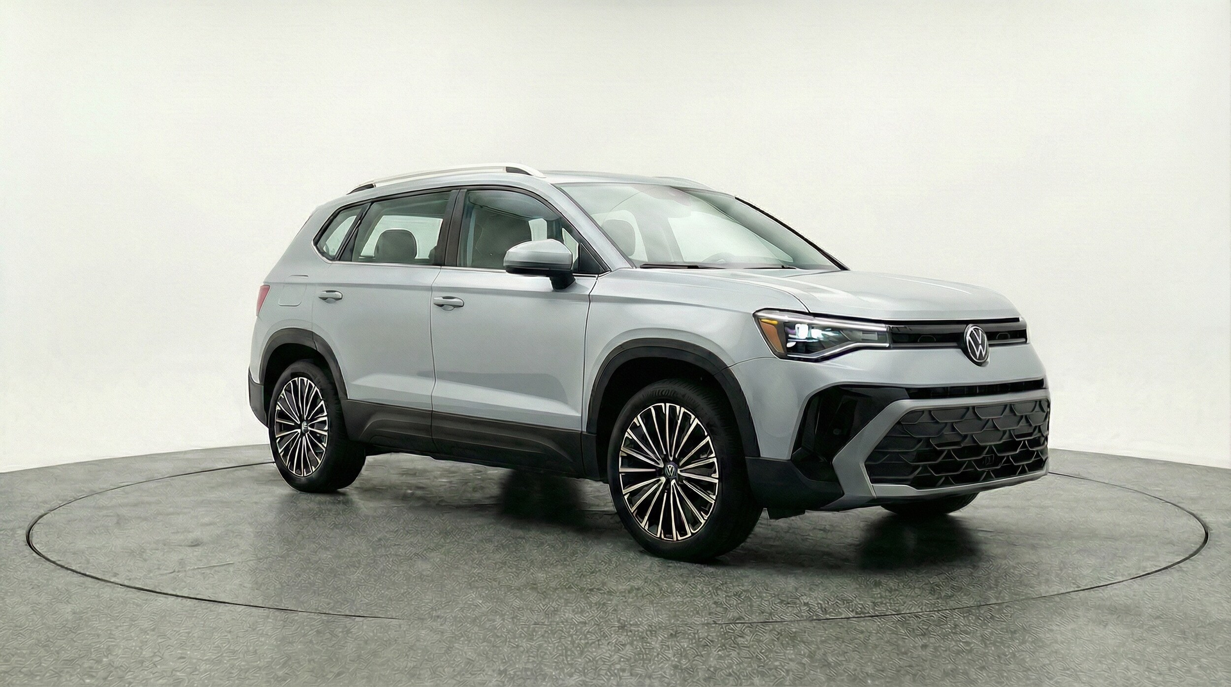 Thumbnail: 2025 Volkswagen Taos - 1