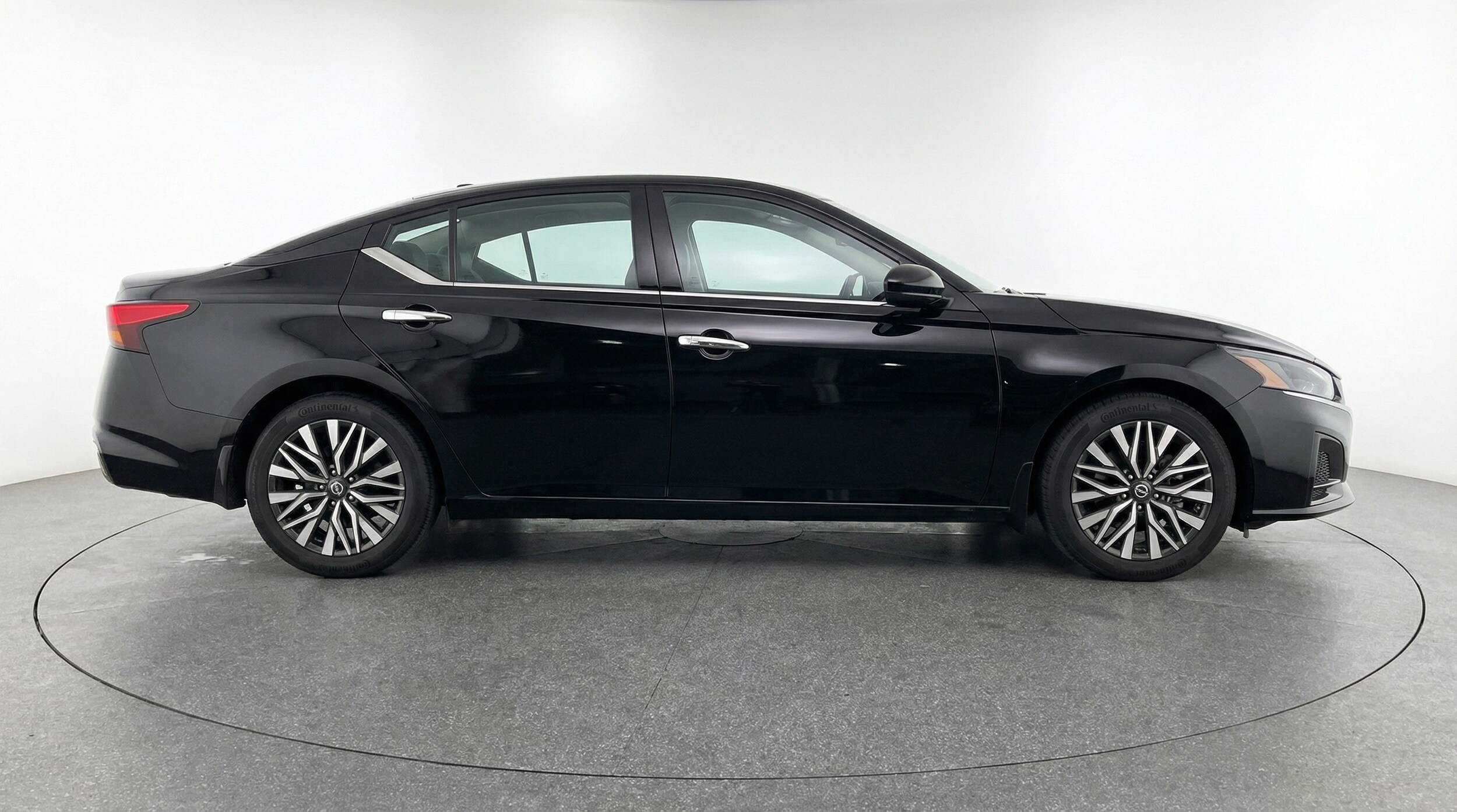 Thumbnail: 2025 Nissan Altima - 8