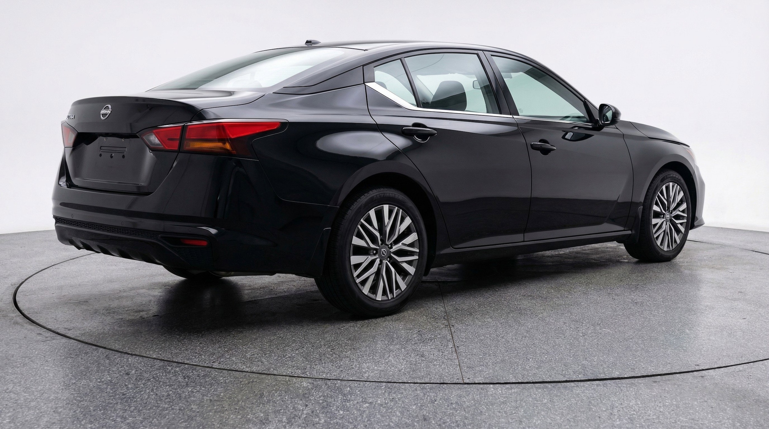 Thumbnail: 2025 Nissan Altima - 9