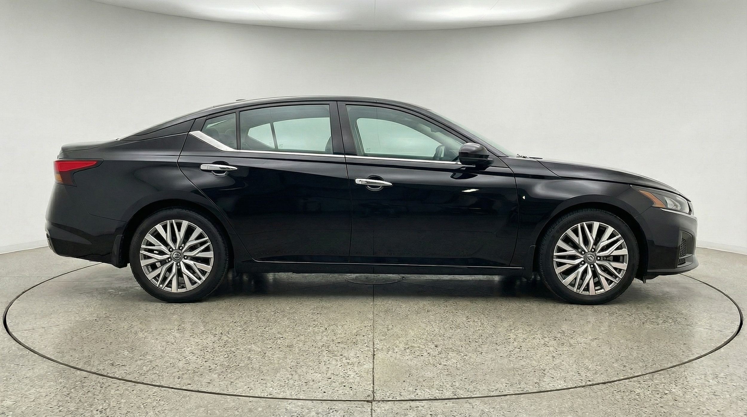 Thumbnail: 2025 Nissan Altima - 8