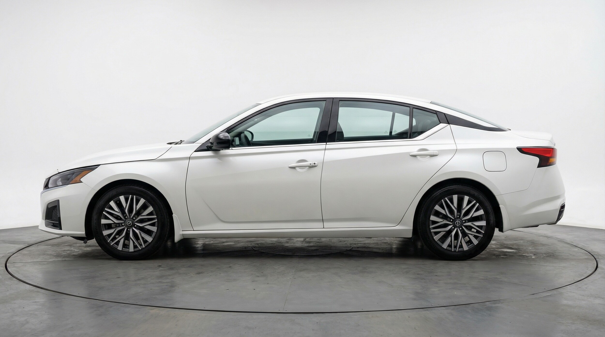 Thumbnail: 2025 Nissan Altima - 4