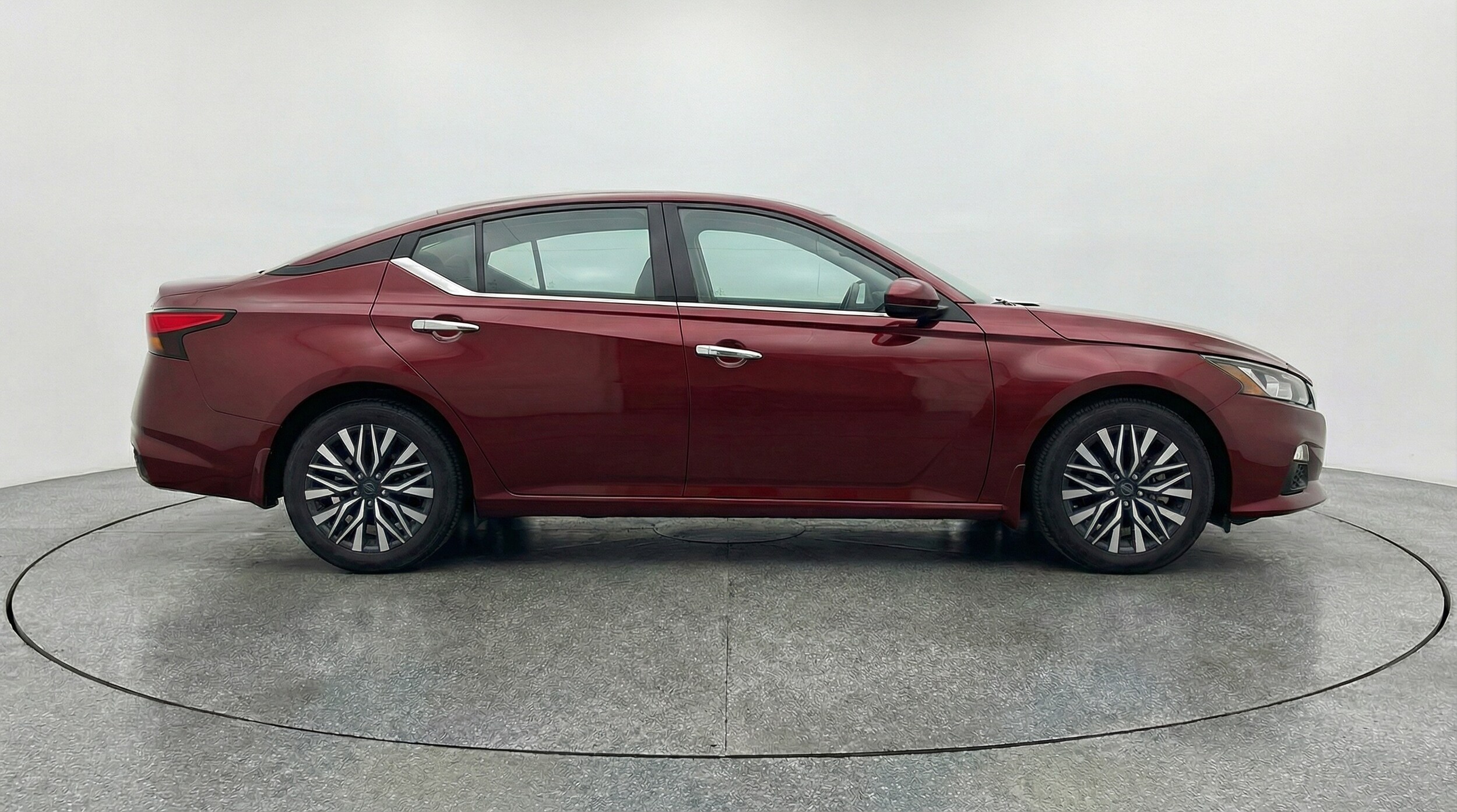 Thumbnail: 2025 Nissan Altima - 8