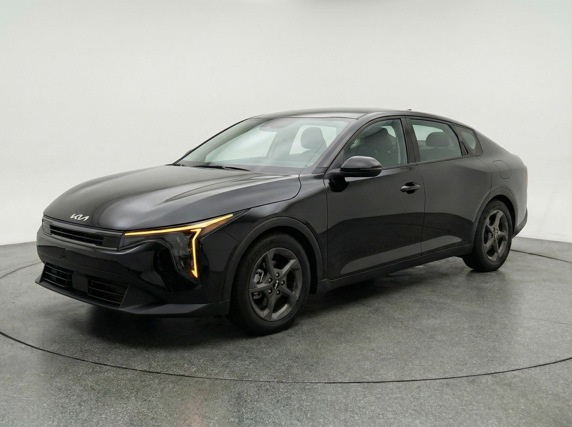 Thumbnail: 2025 Kia K4 - 3