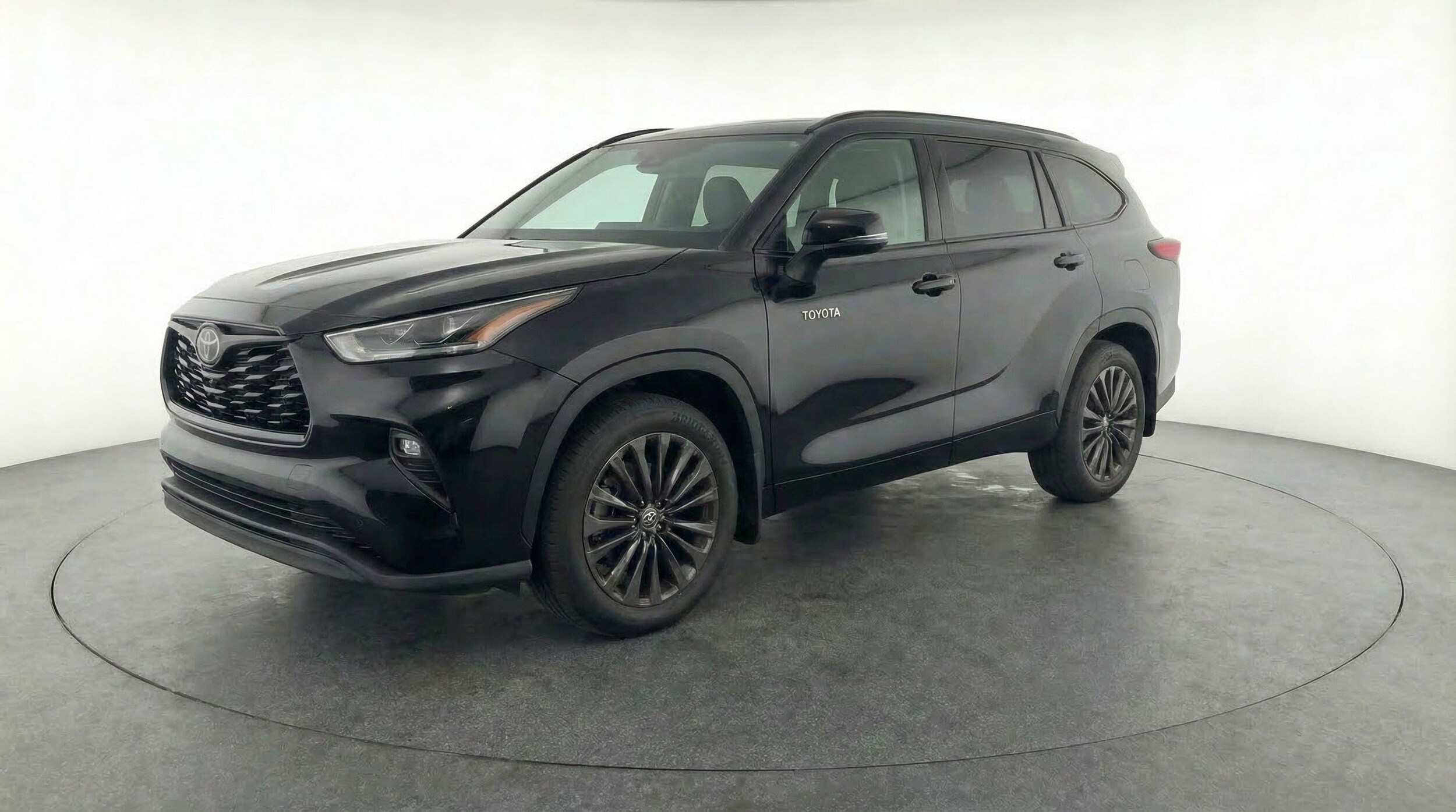 Thumbnail: 2025 Toyota Highlander - 3