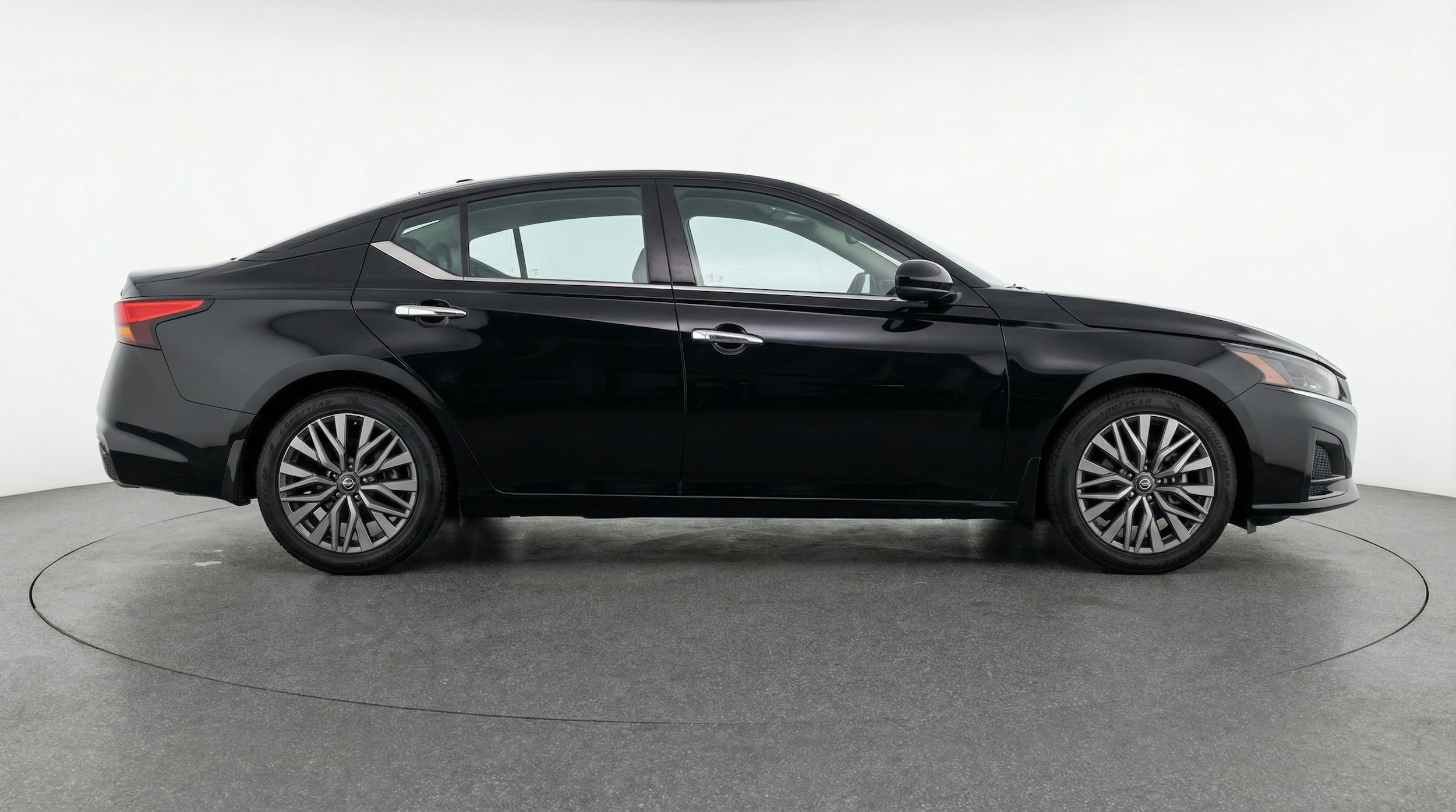 Thumbnail: 2025 Nissan Altima - 8