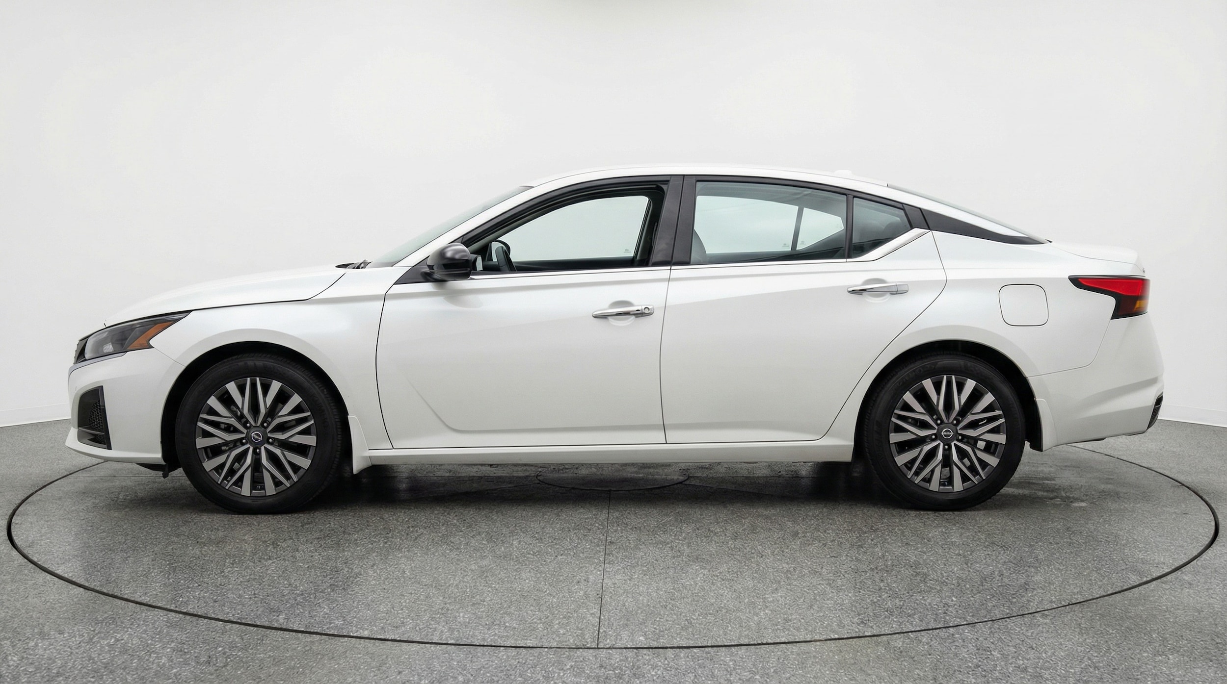 Thumbnail: 2025 Nissan Altima - 4