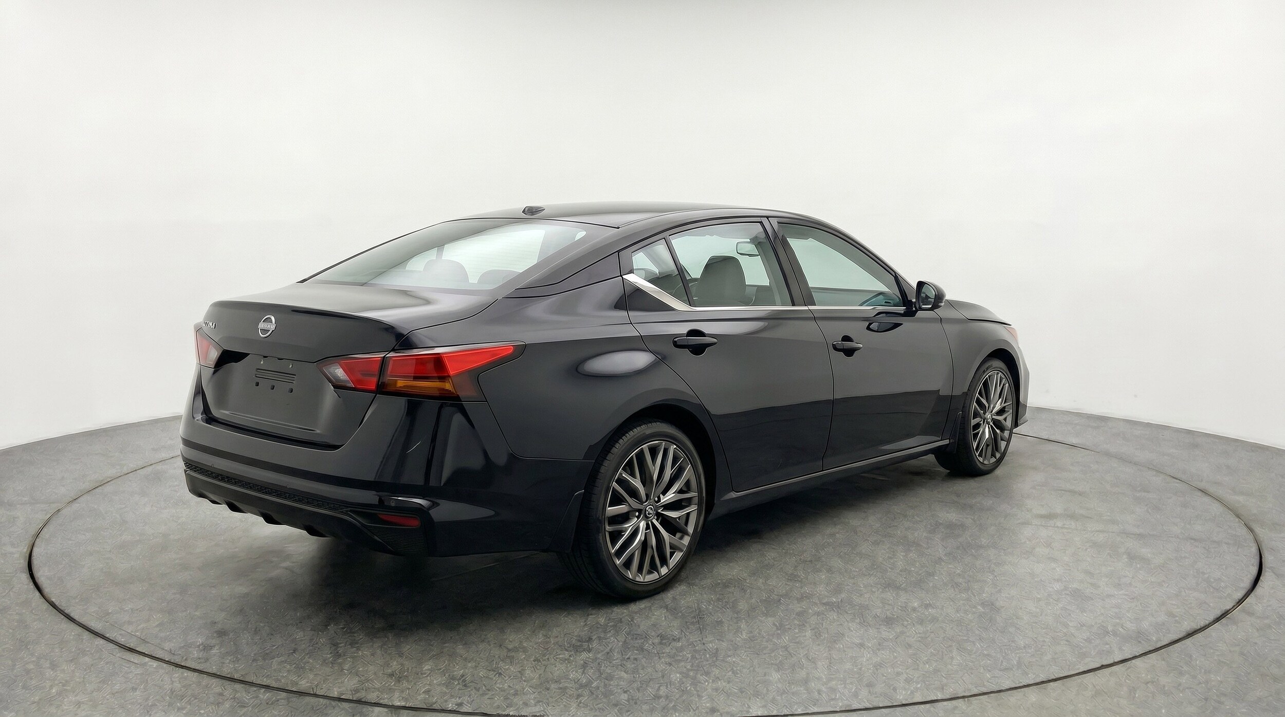 Thumbnail: 2025 Nissan Altima - 9