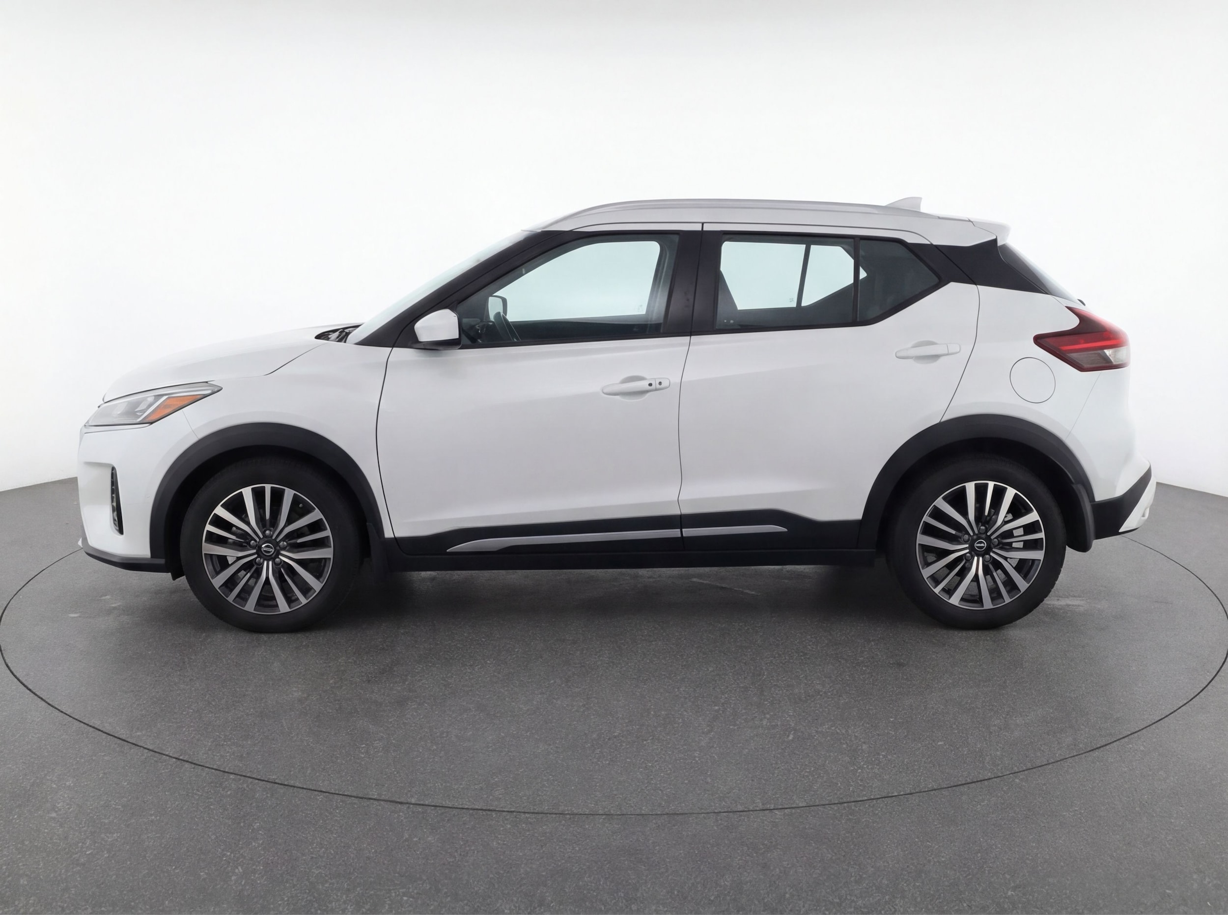 Thumbnail: 2024 Nissan Kicks - 4