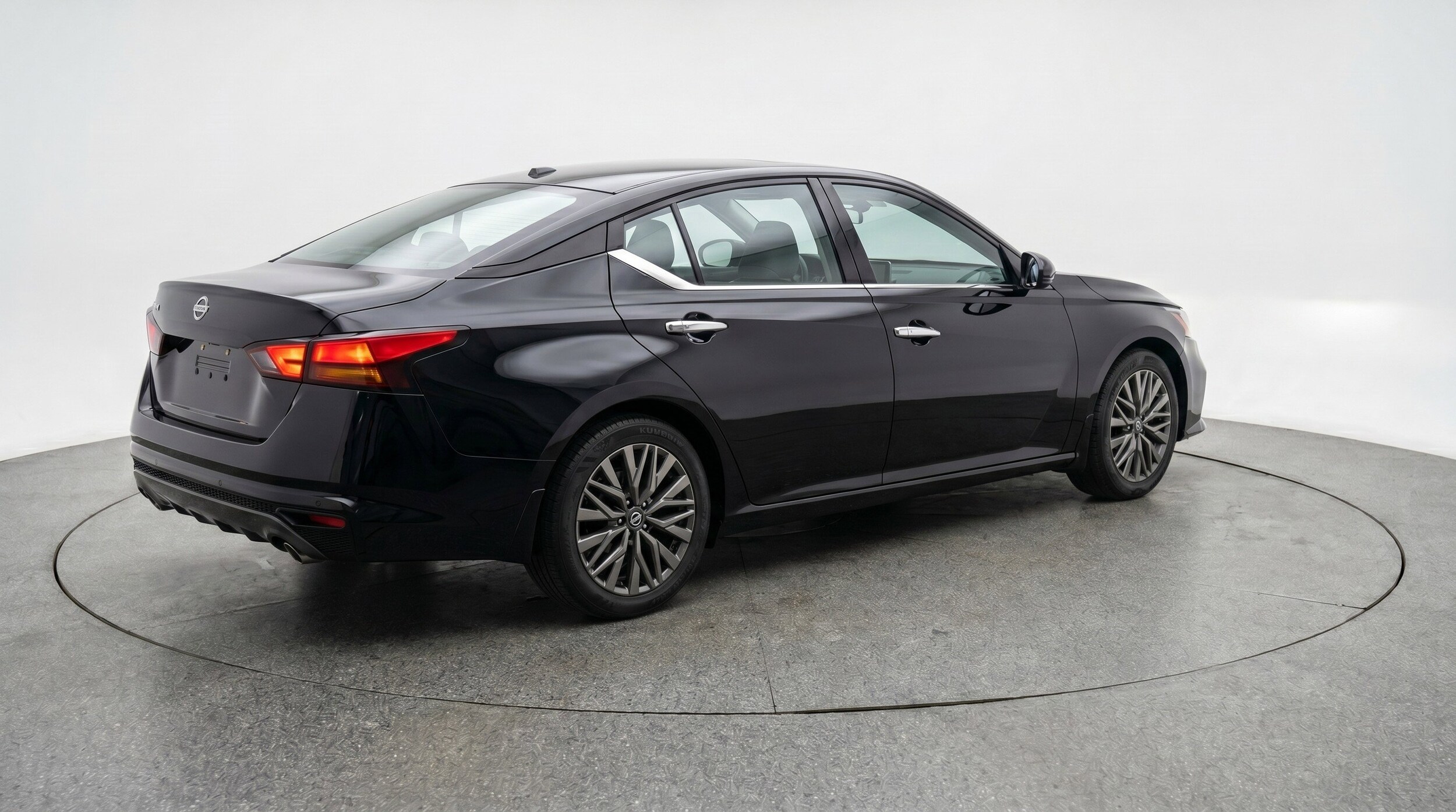 Thumbnail: 2025 Nissan Altima - 9