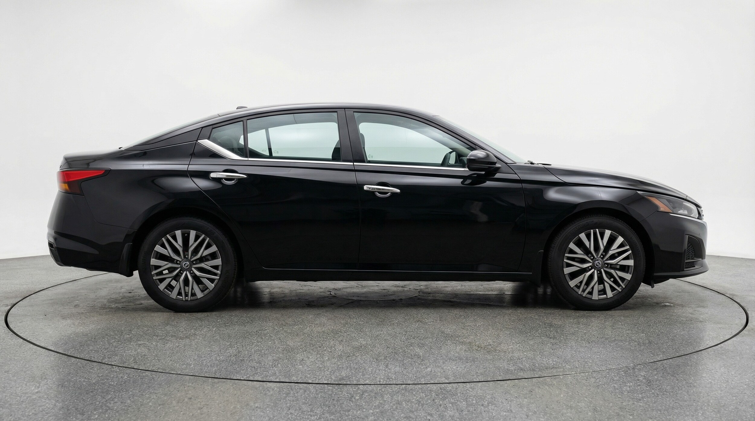 Thumbnail: 2025 Nissan Altima - 8