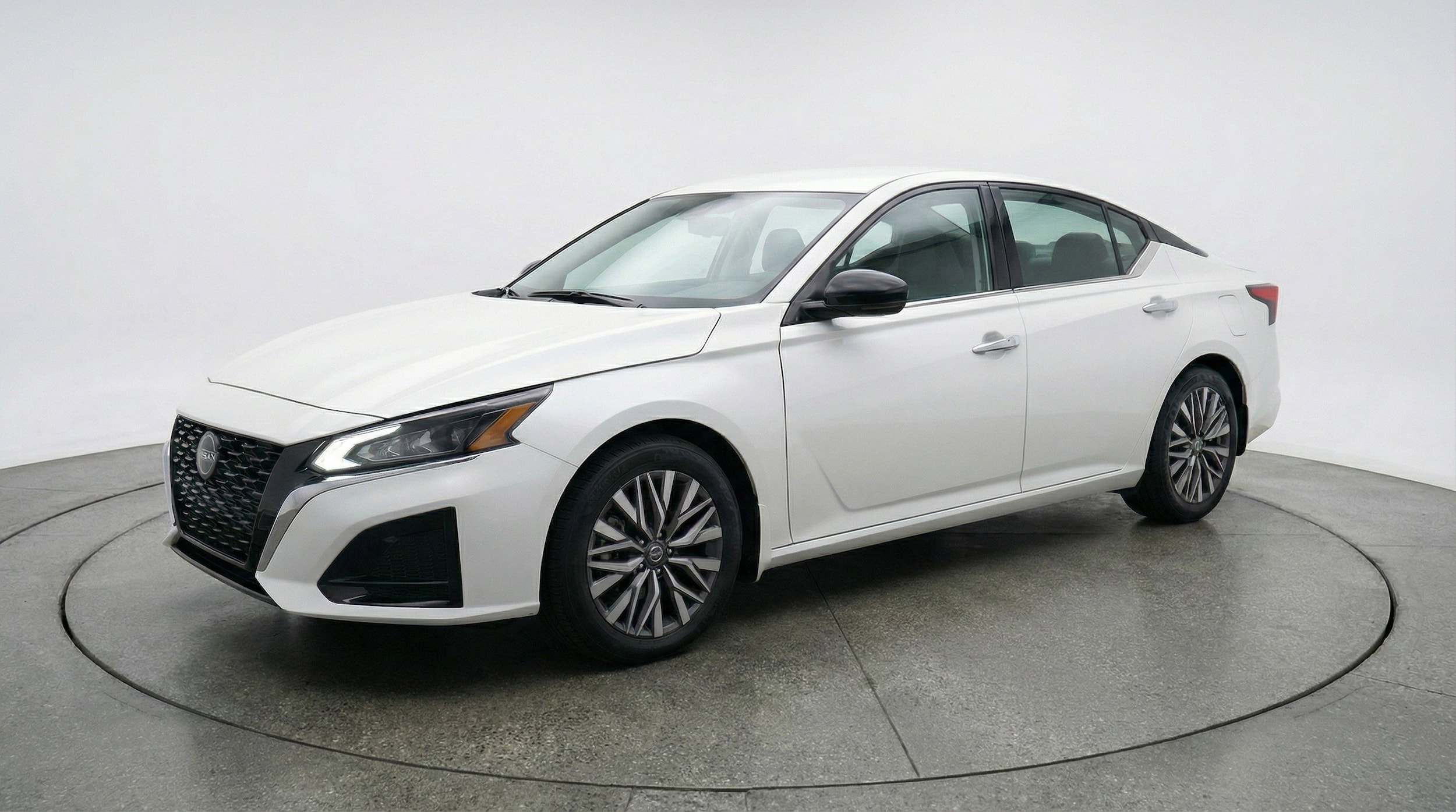 Thumbnail: 2025 Nissan Altima - 3