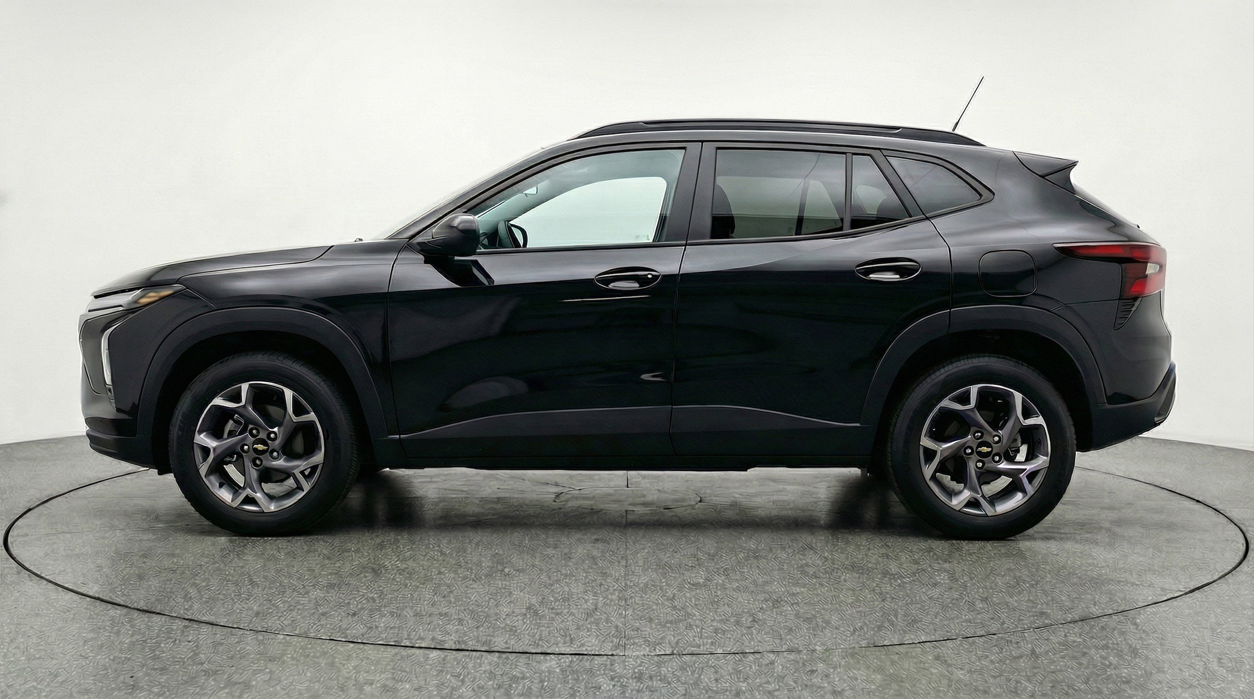 Thumbnail: 2025 Chevrolet Trax - 5