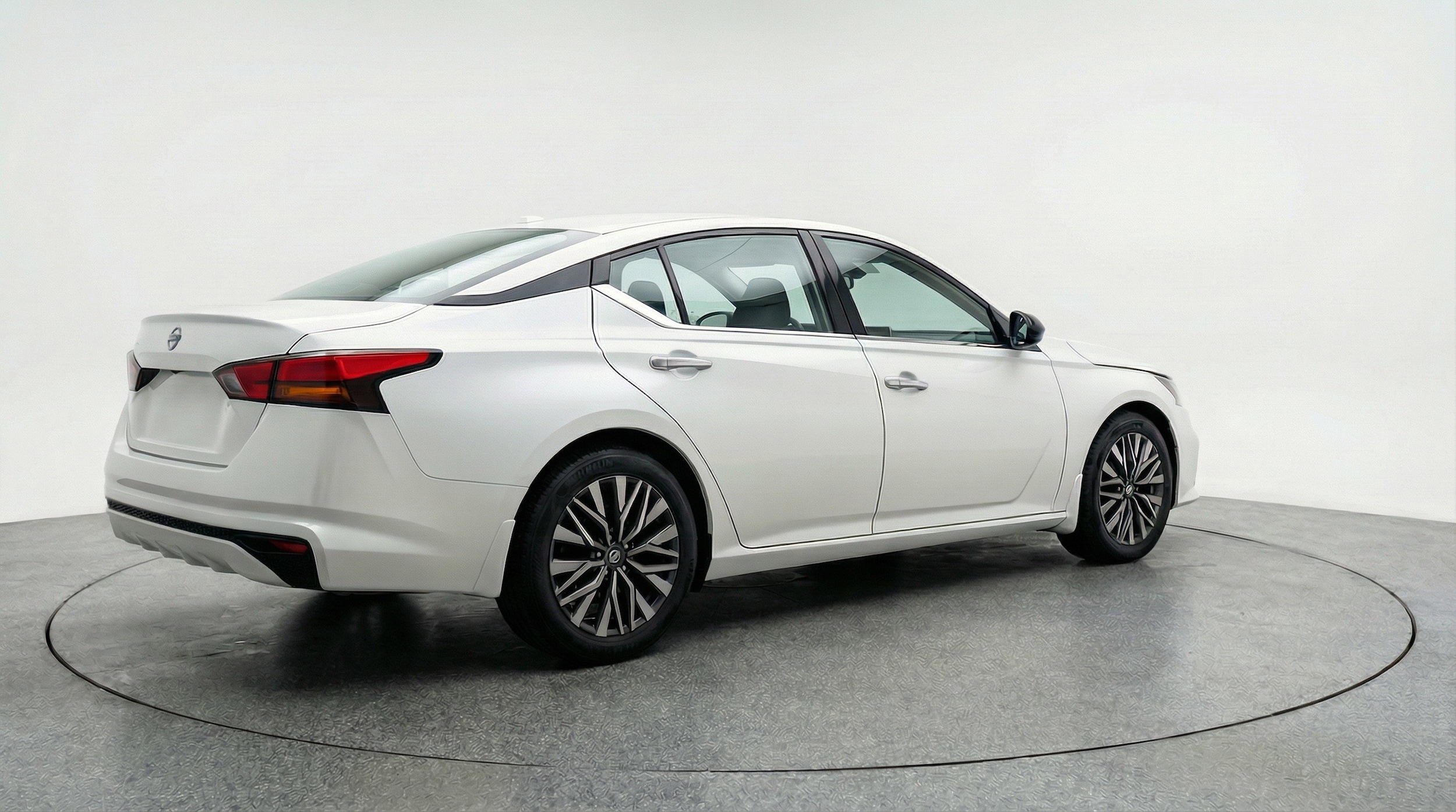 Thumbnail: 2025 Nissan Altima - 9