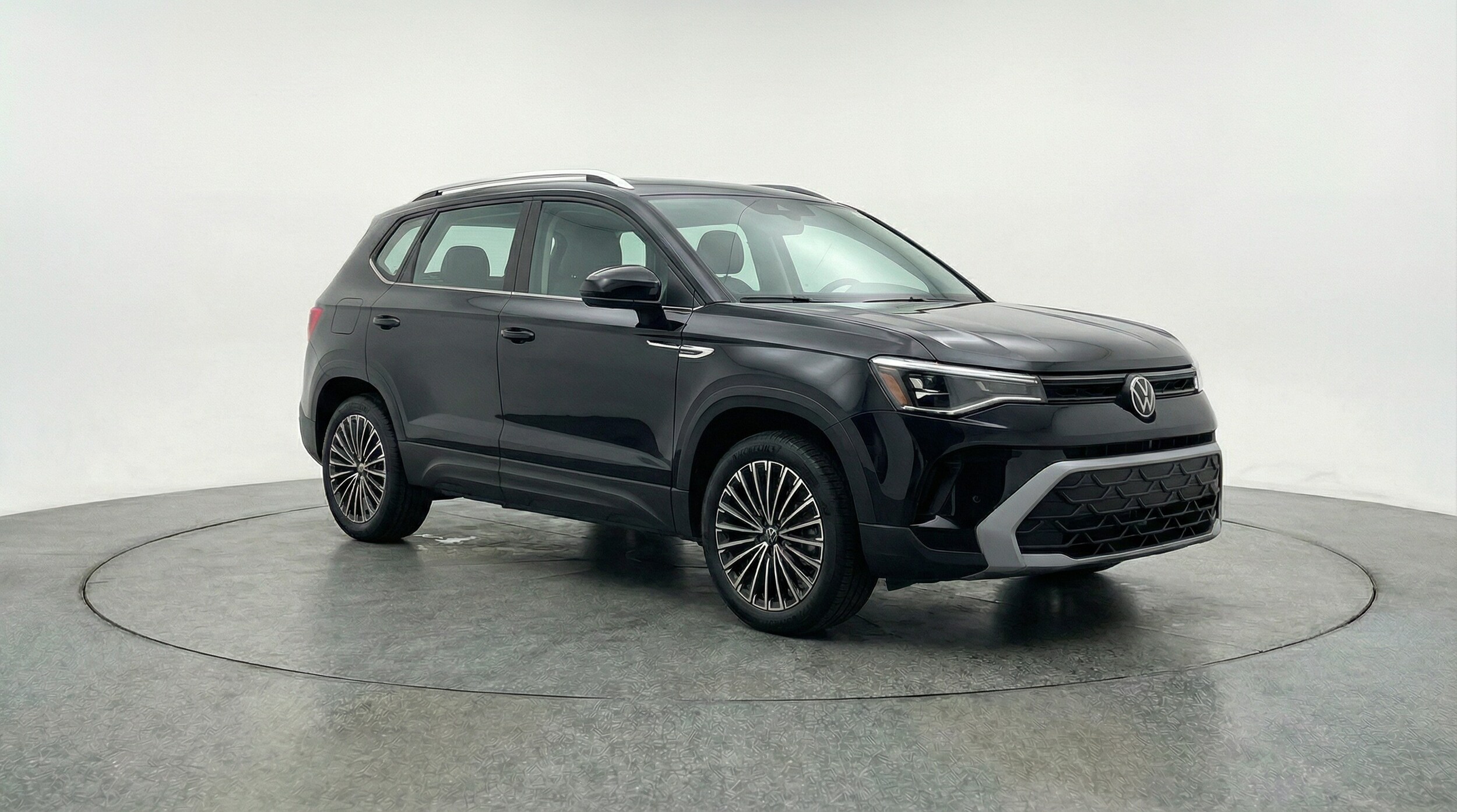 Thumbnail: 2025 Volkswagen Taos - 1