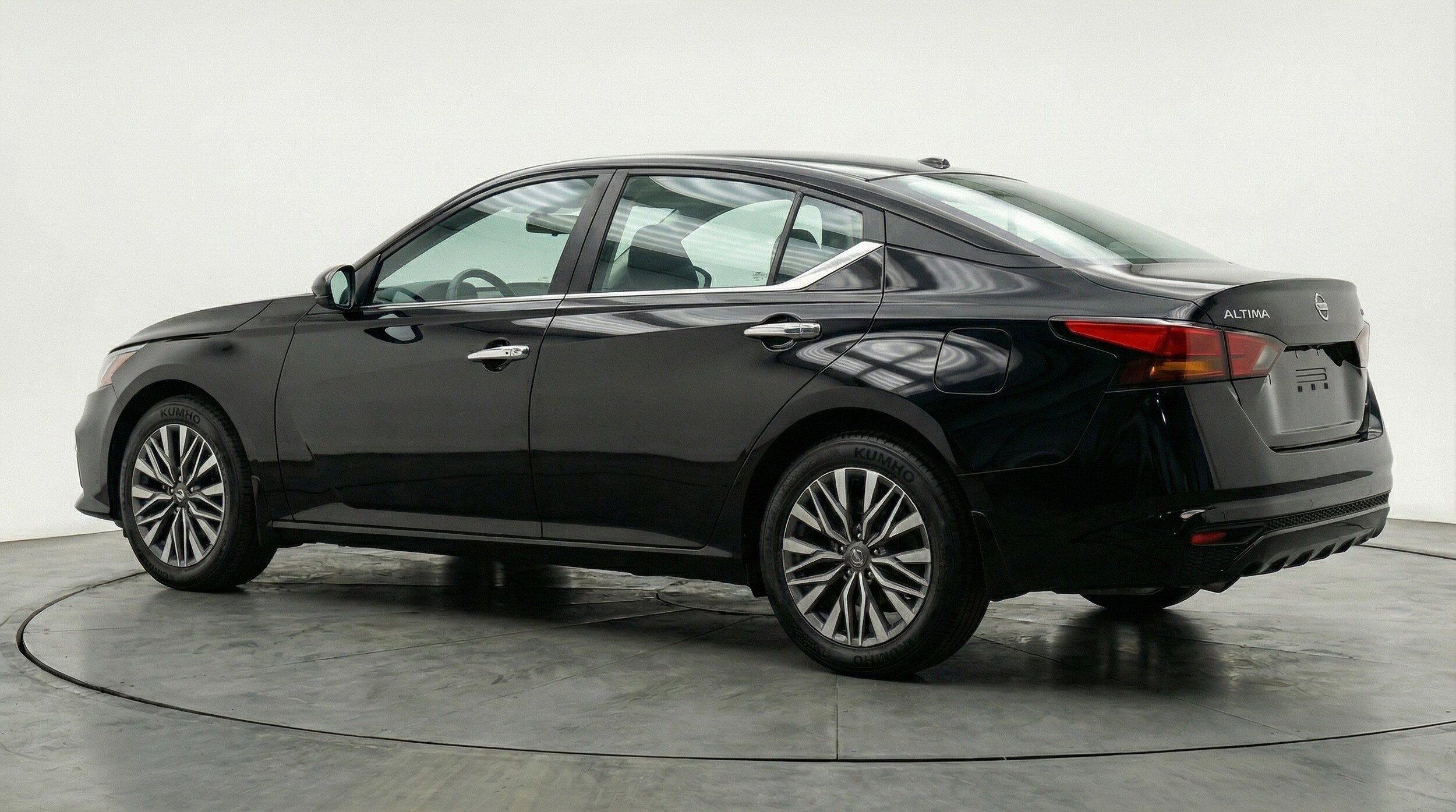 Thumbnail: 2025 Nissan Altima - 6