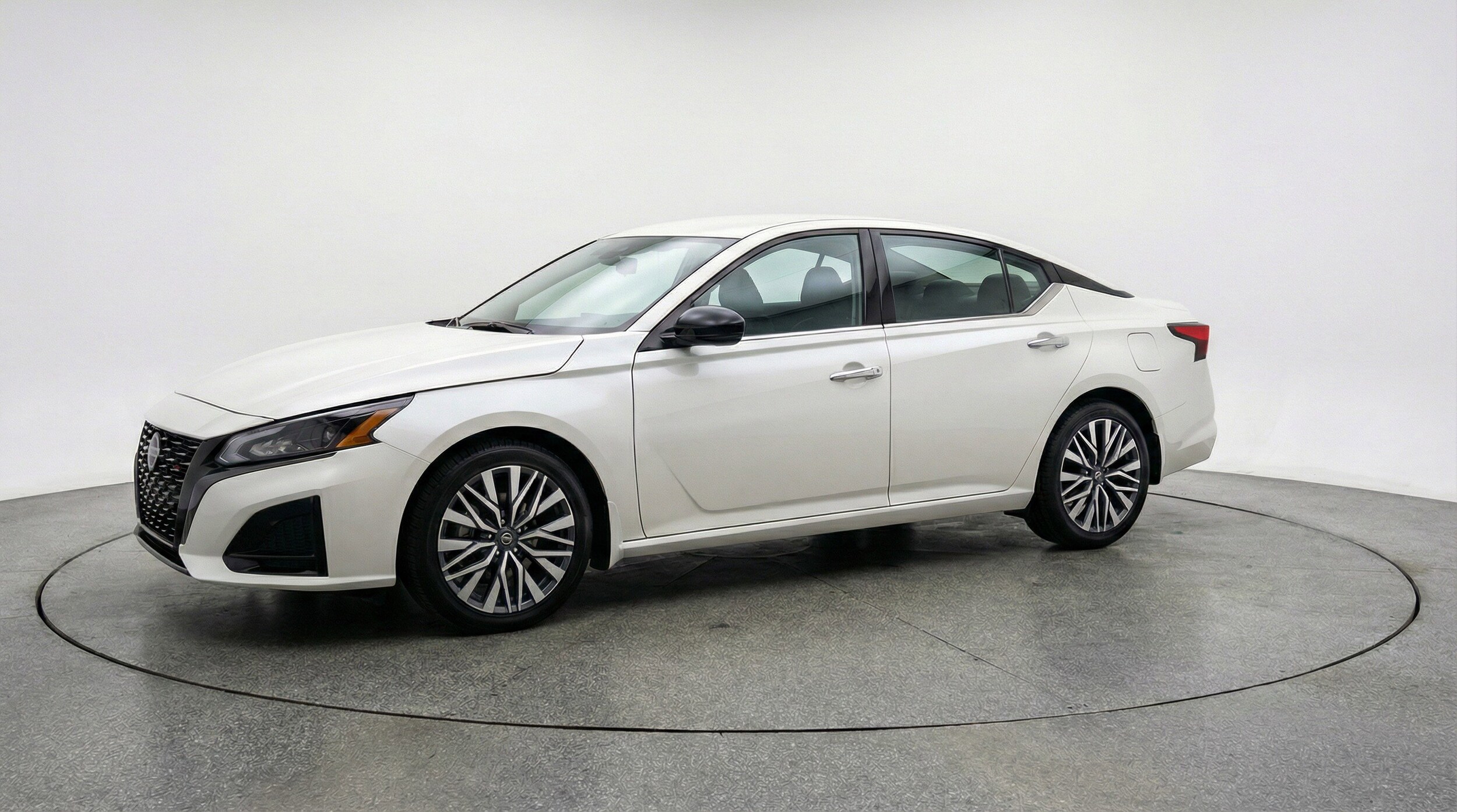 Thumbnail: 2025 Nissan Altima - 3