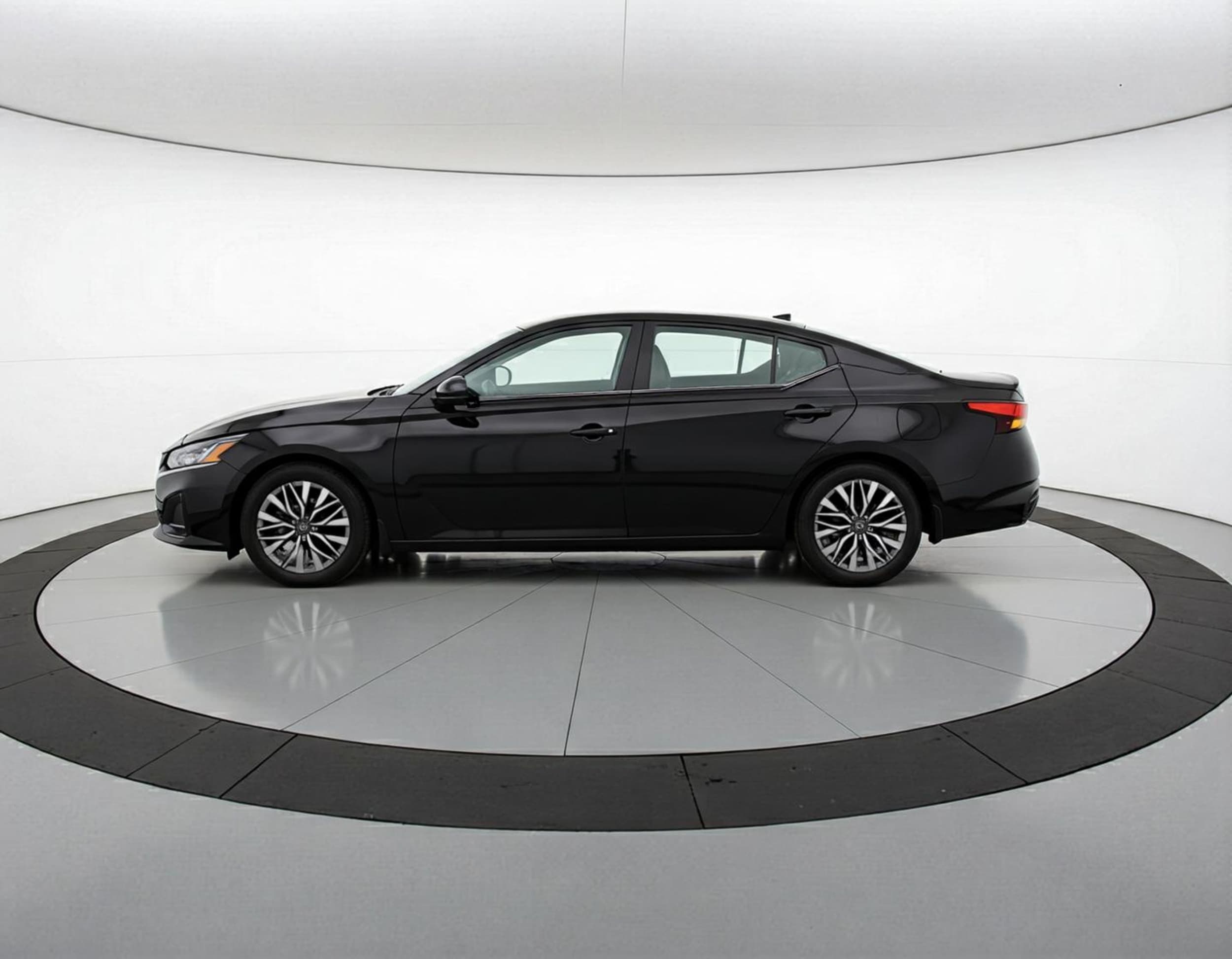 Thumbnail: 2025 Nissan Altima - 4