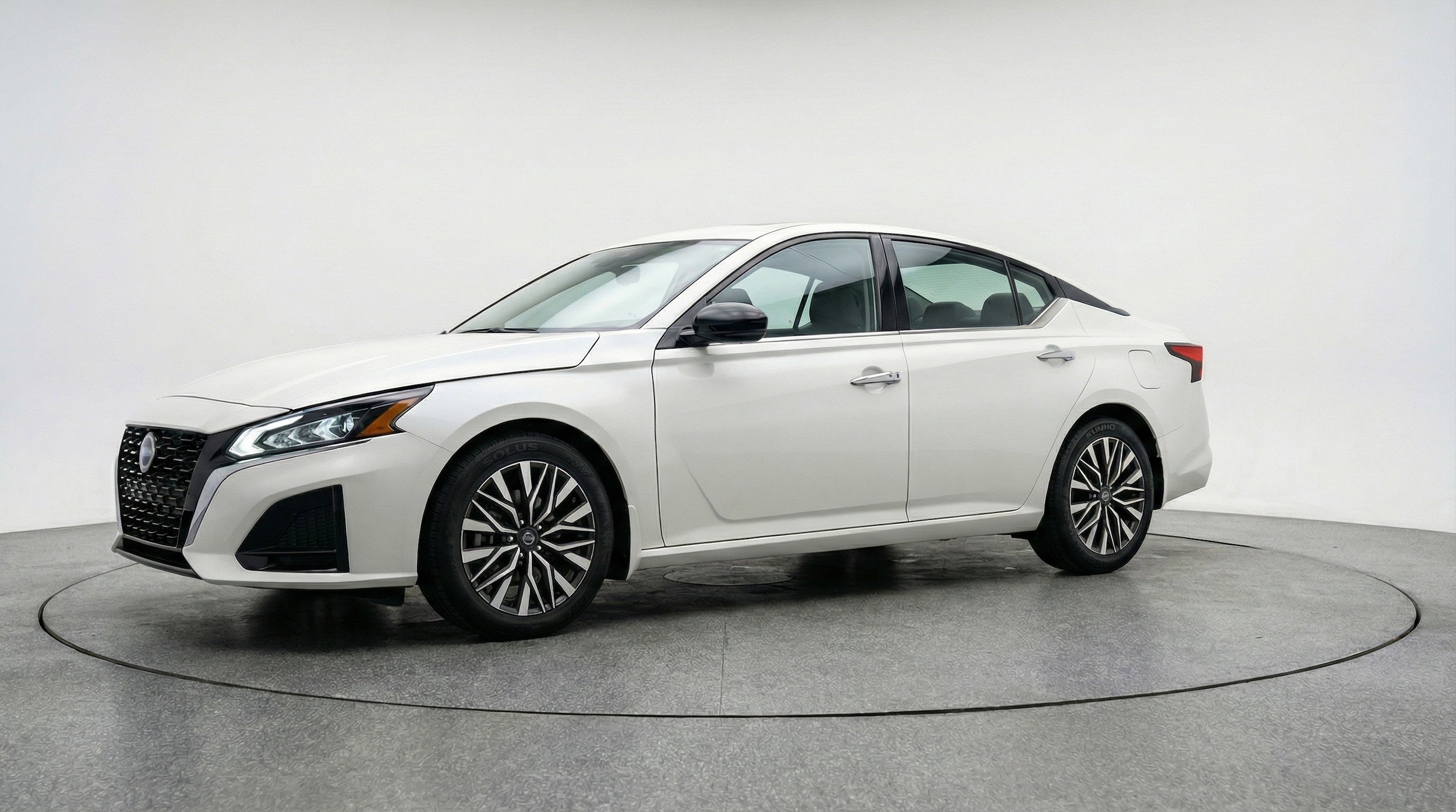 Thumbnail: 2025 Nissan Altima - 3