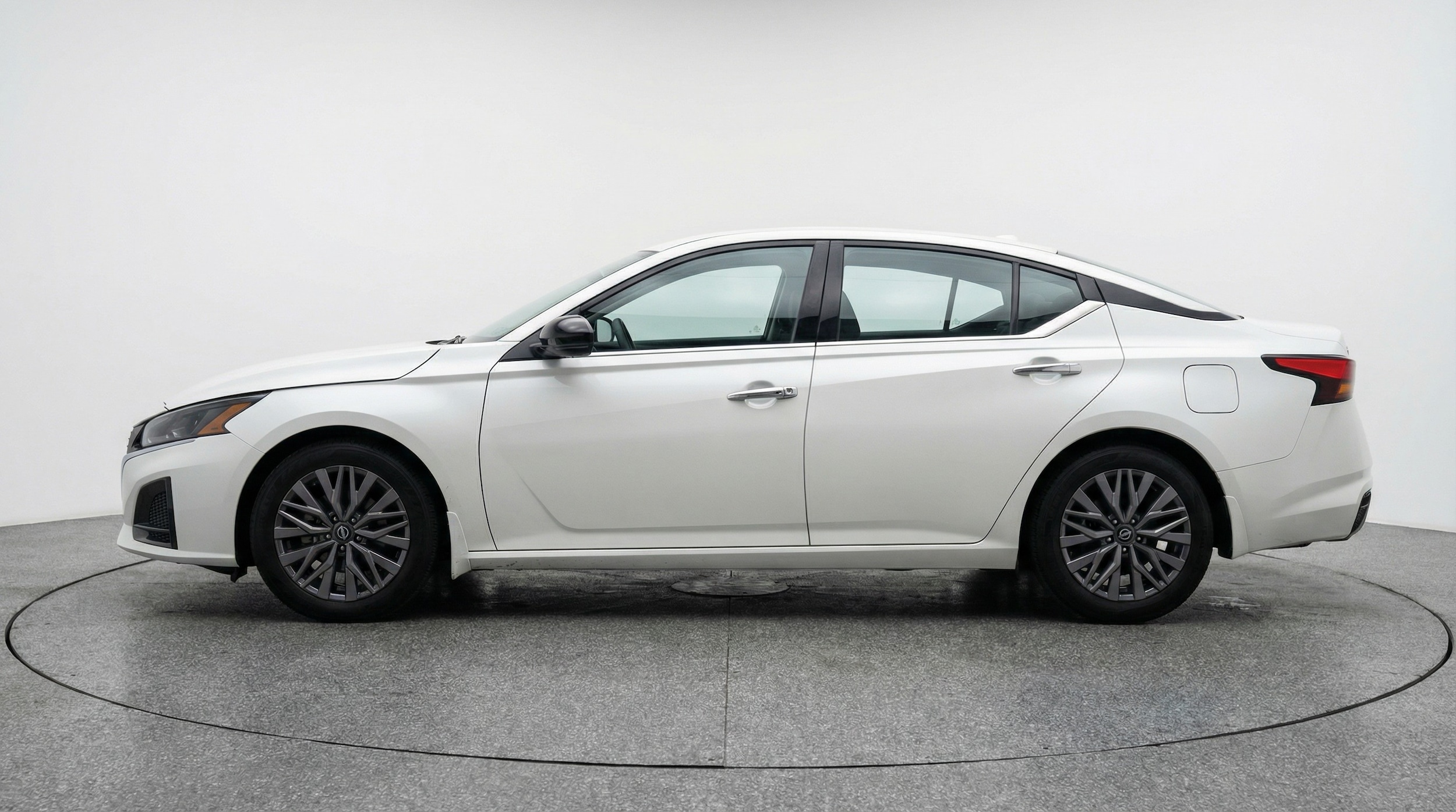 Thumbnail: 2025 Nissan Altima - 4